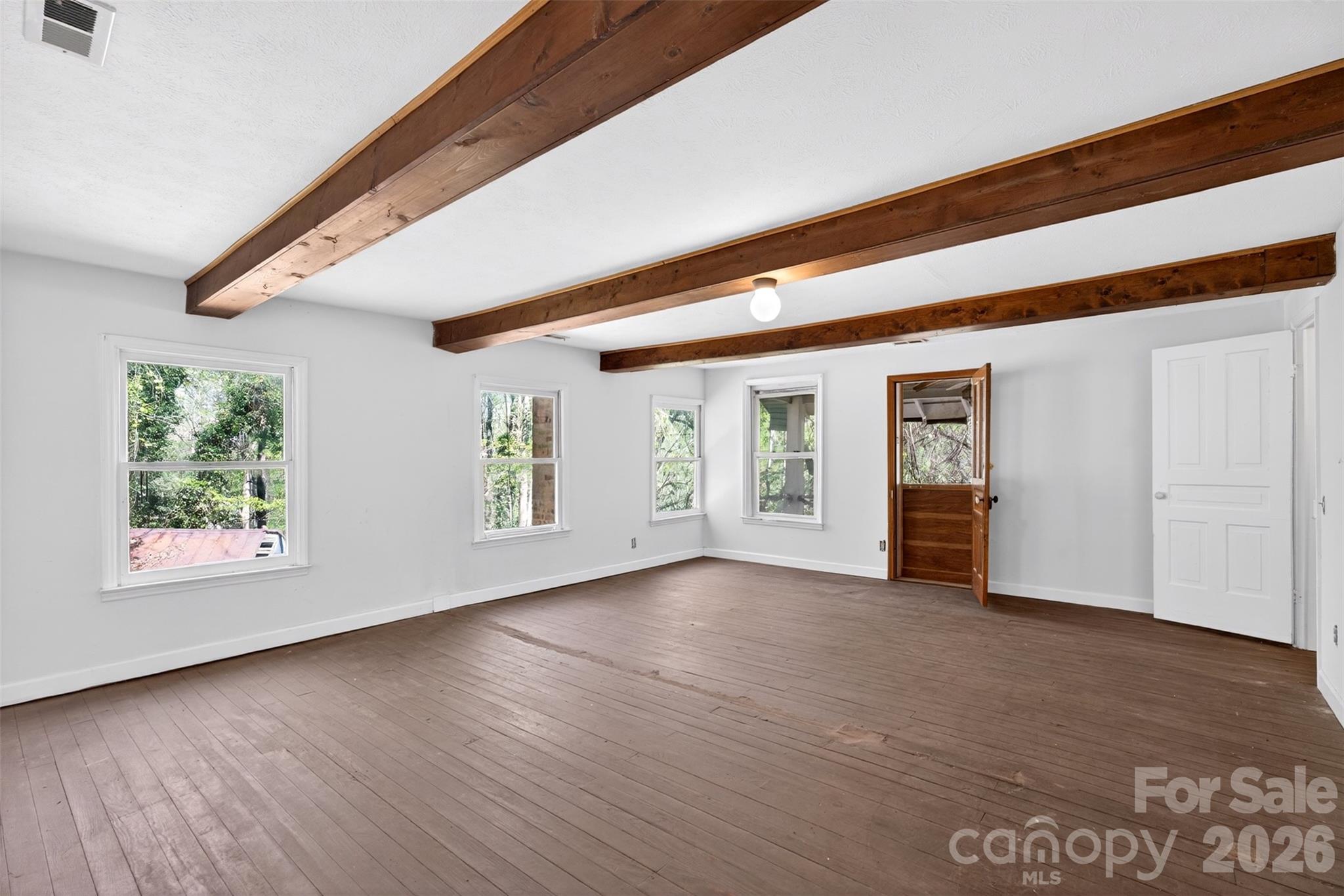 105 Poplar Street — Saluda