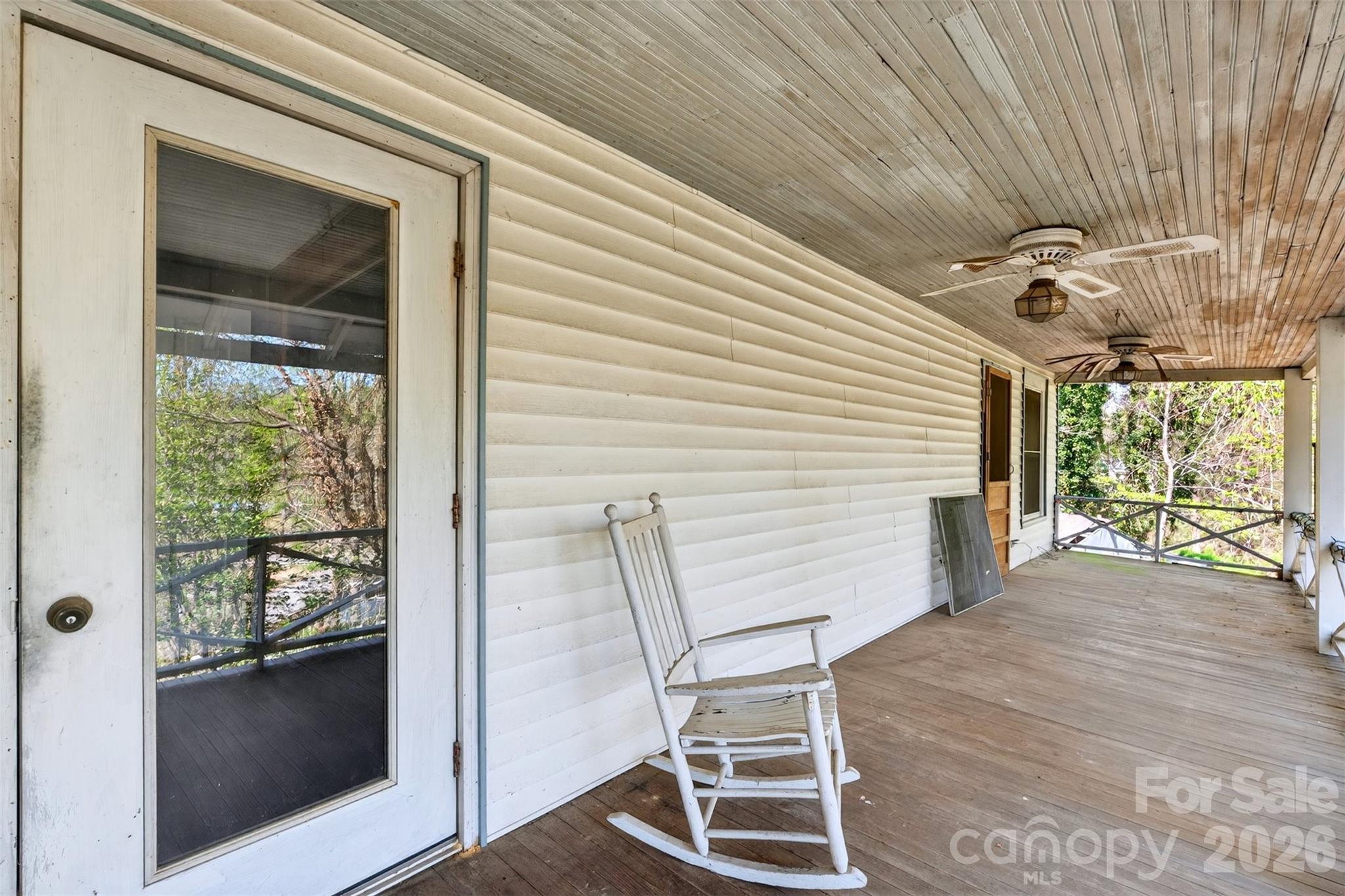 105 Poplar Street — Saluda
