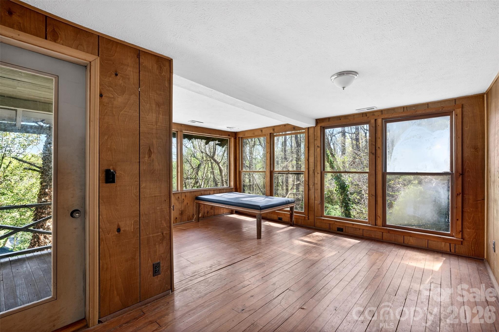105 Poplar Street — Saluda