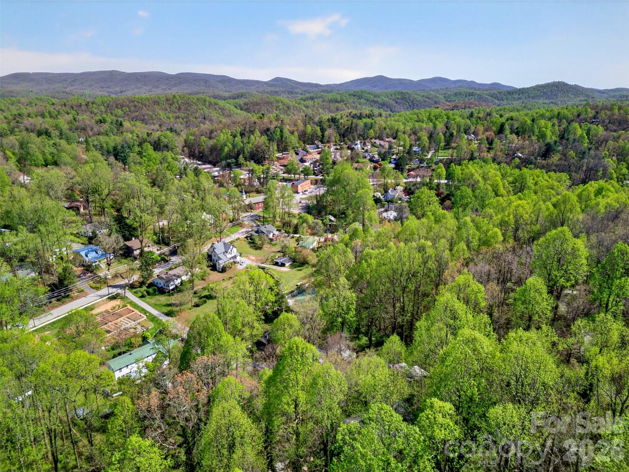 105 Poplar Street — Saluda