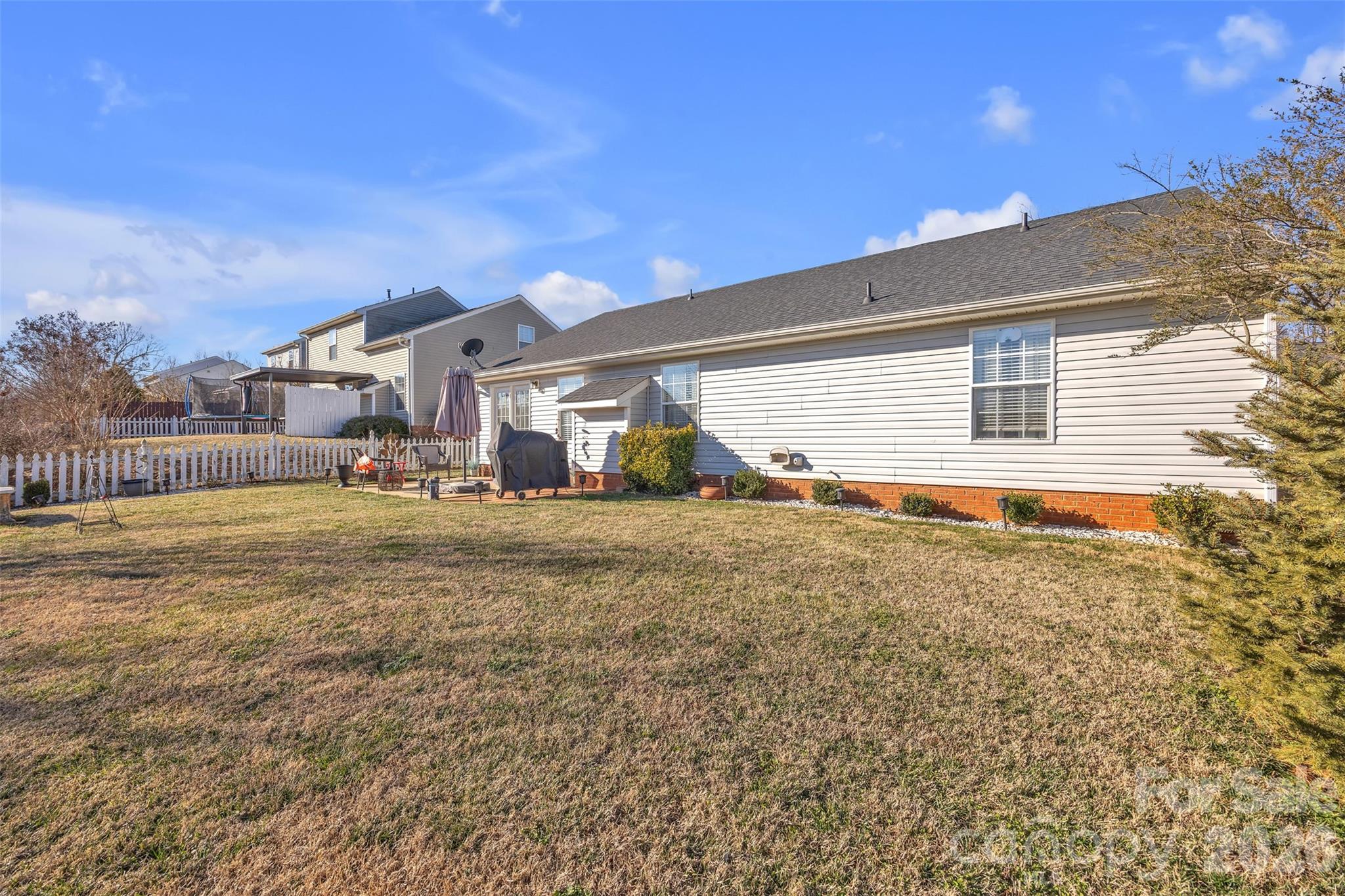 1959 8th Street SE — Hickory