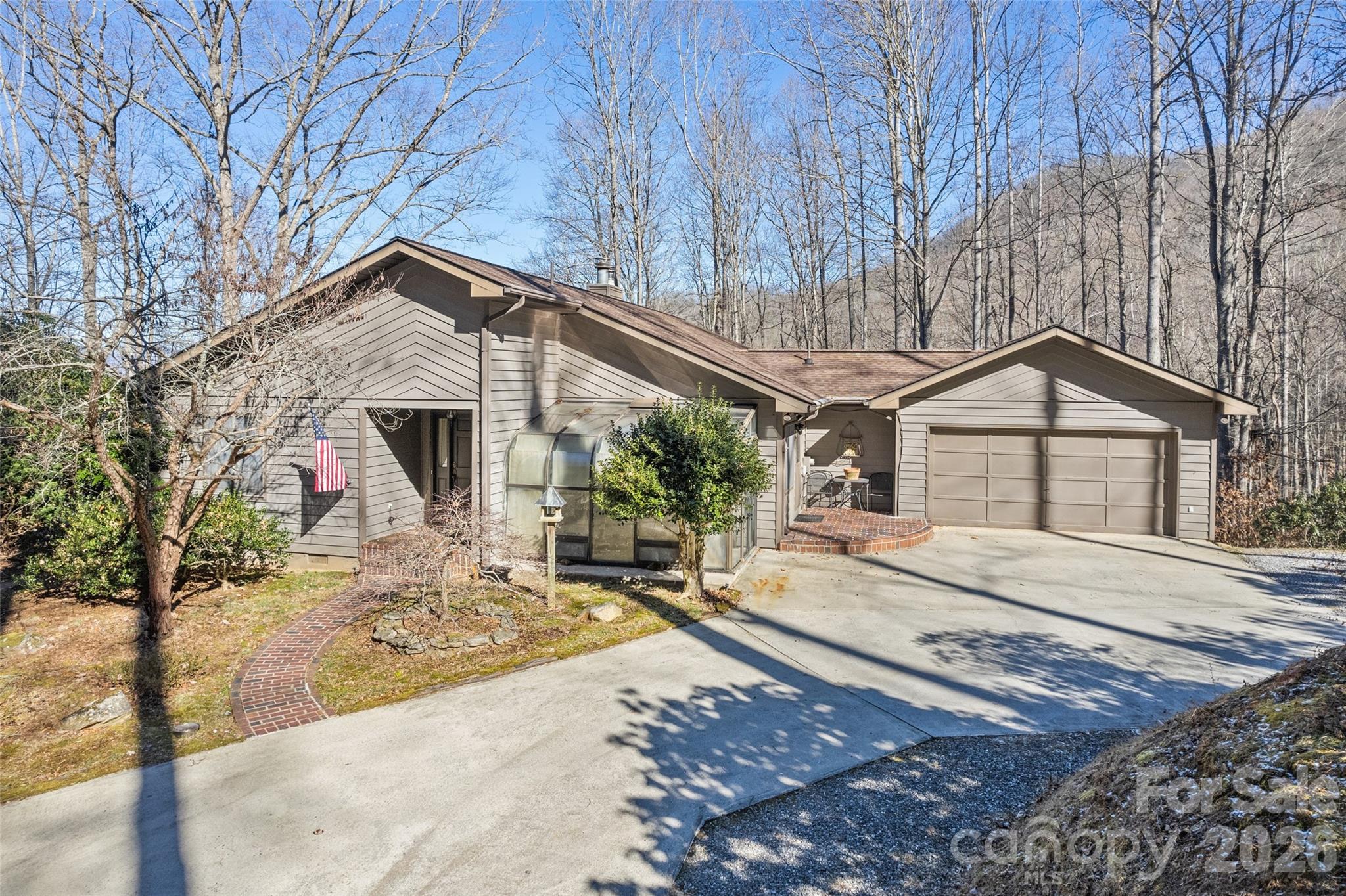 831 Forest Run Road — Whittier