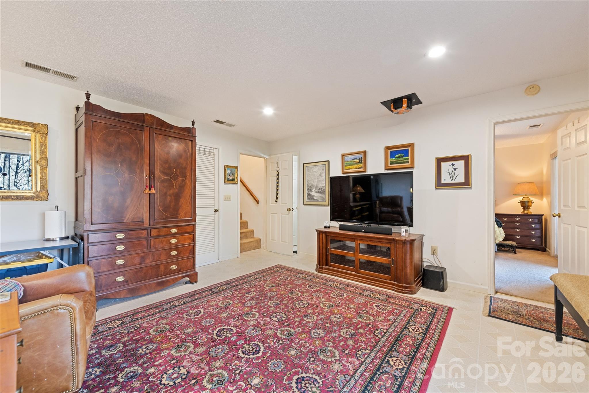 831 Forest Run Road — Whittier