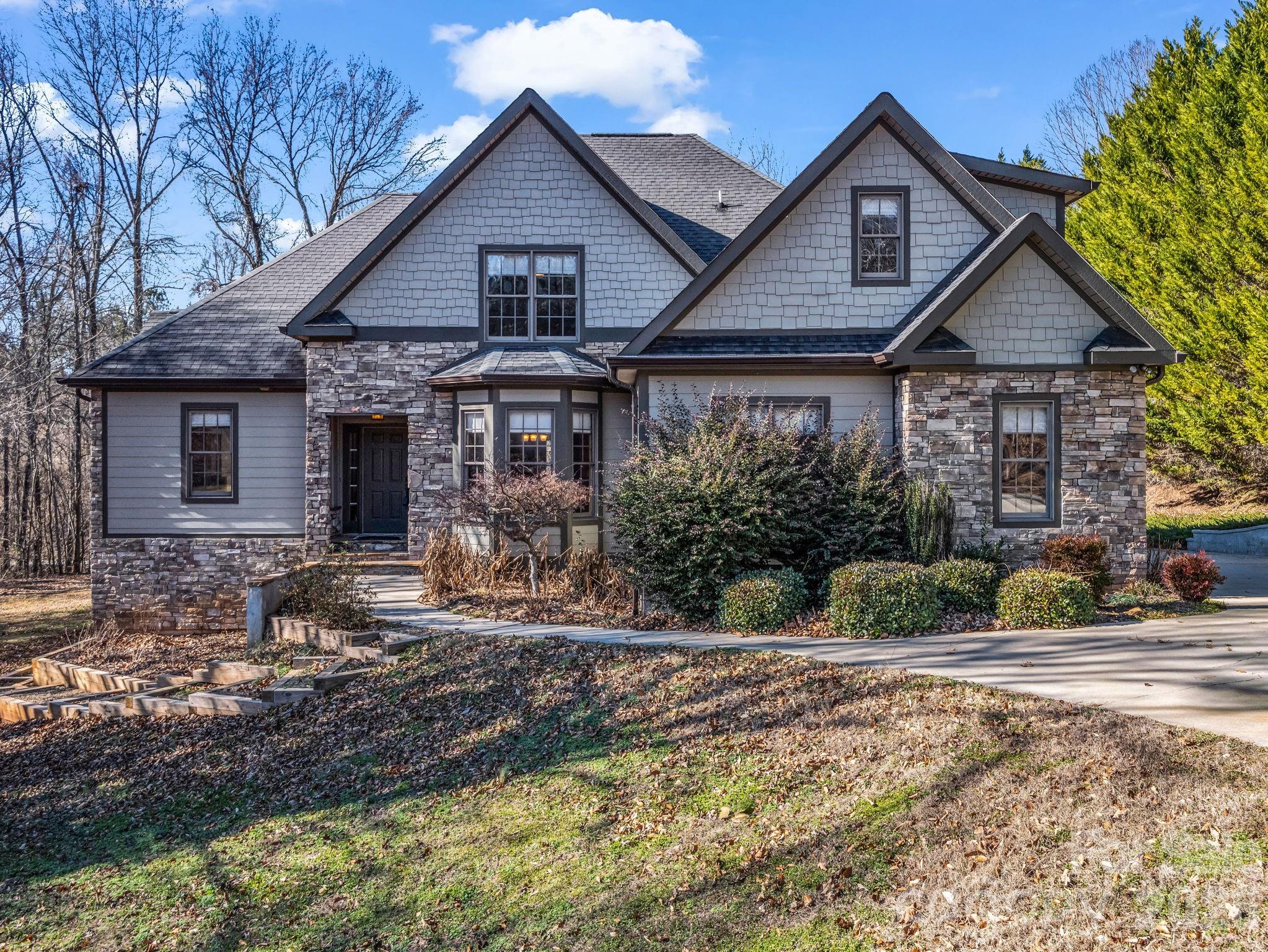 60 Bridge Lane — Tryon