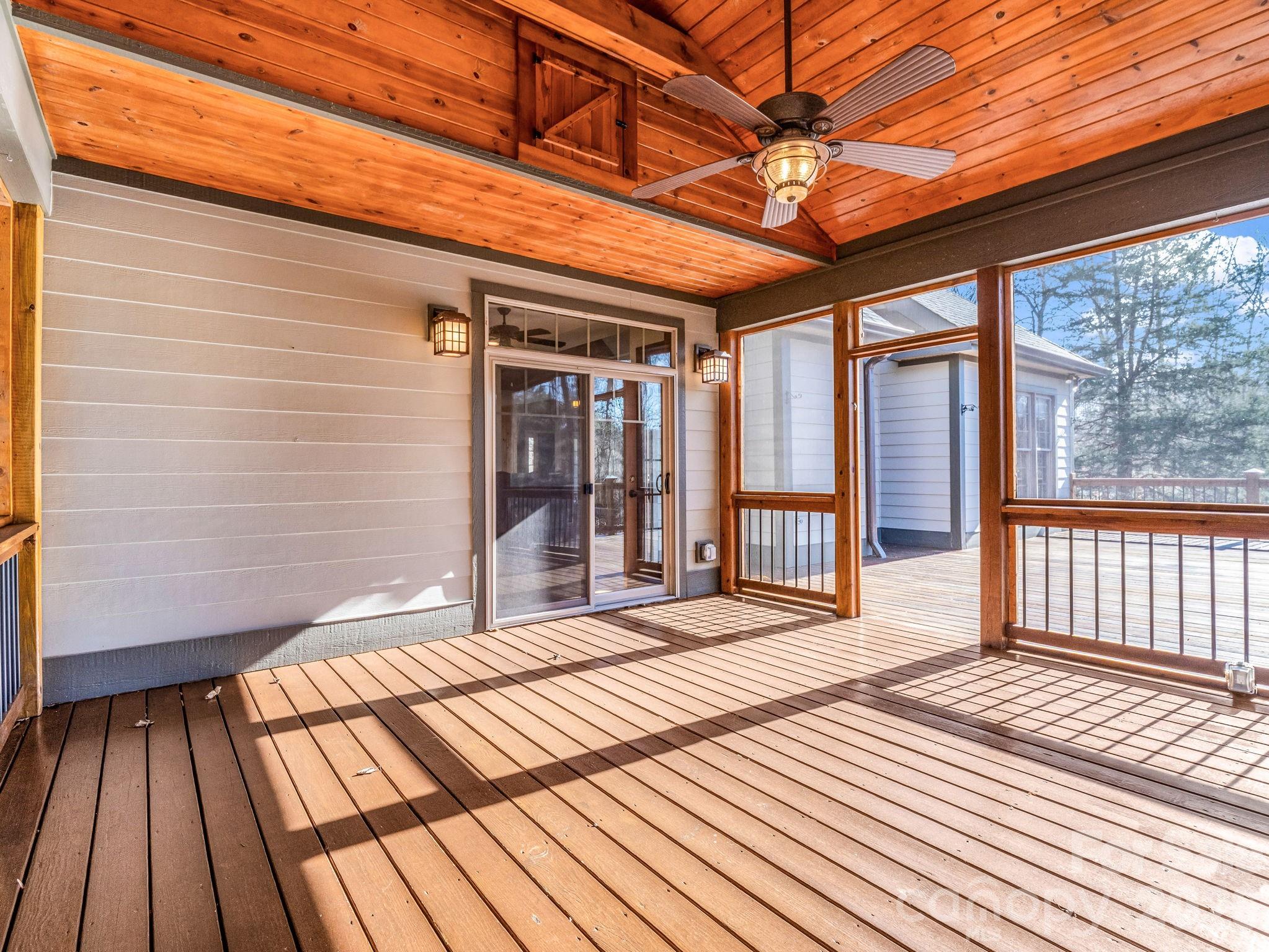 60 Bridge Lane — Tryon