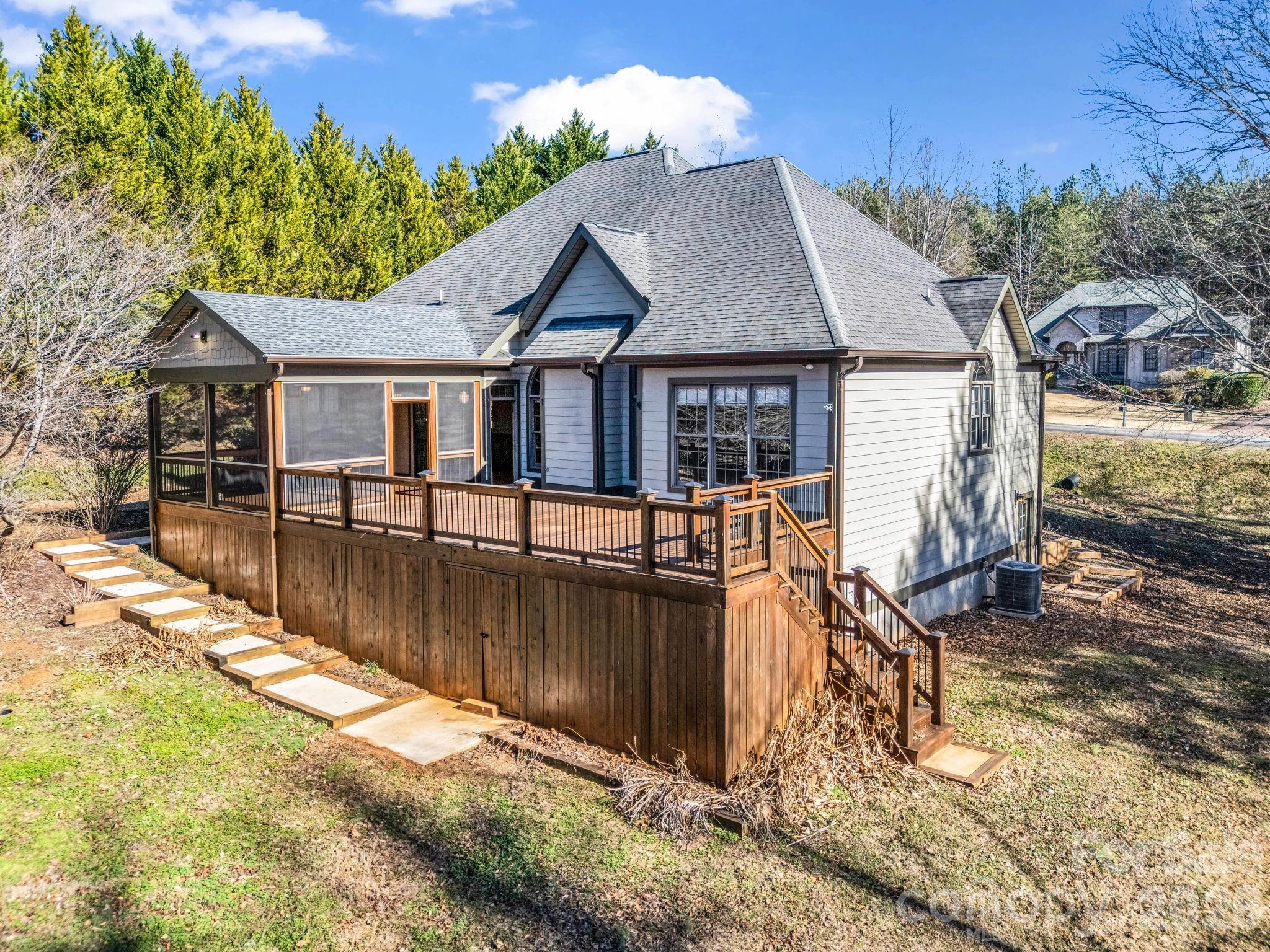 60 Bridge Lane — Tryon
