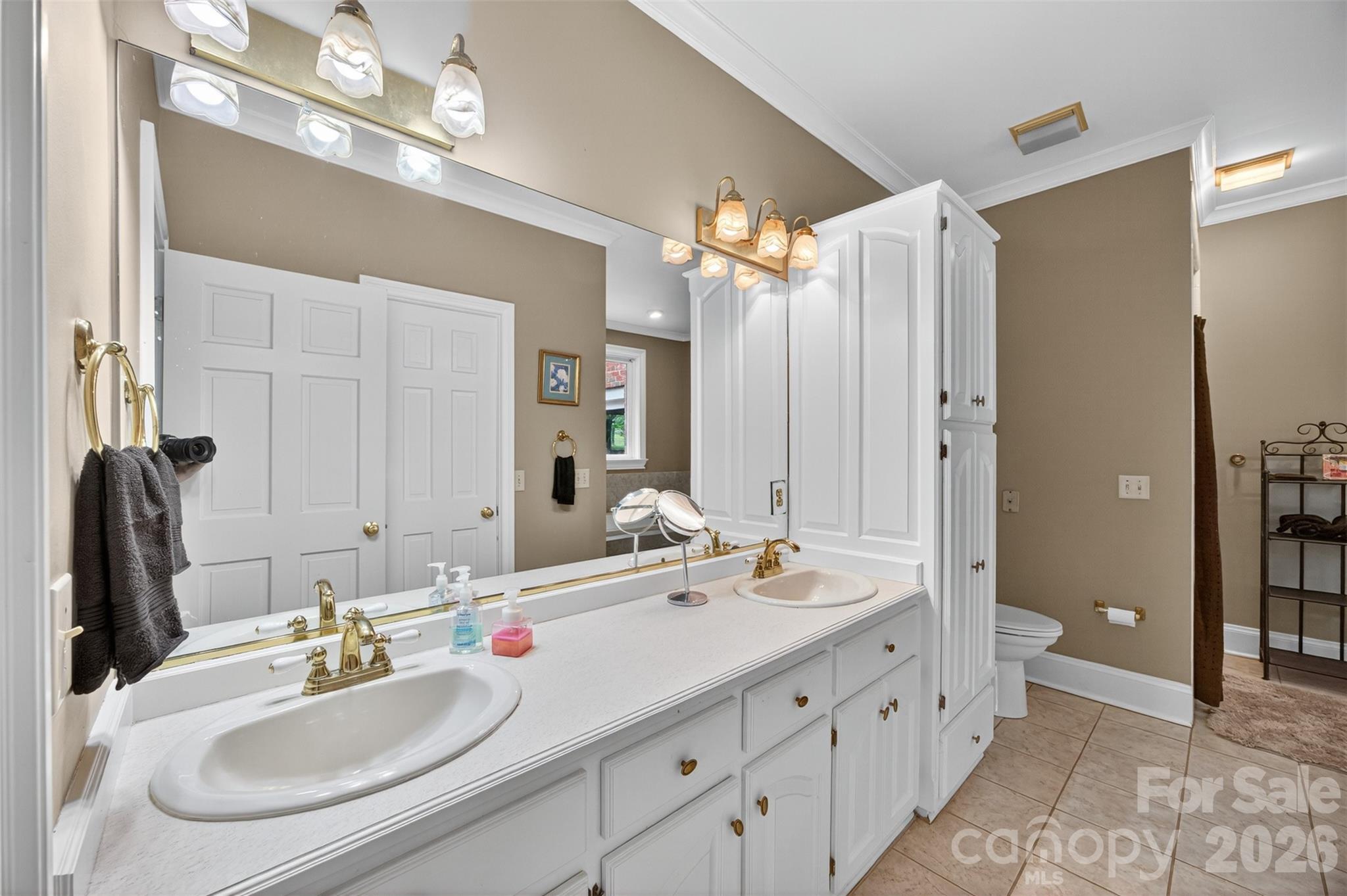 8350 Holler Farm Road — Clemmons