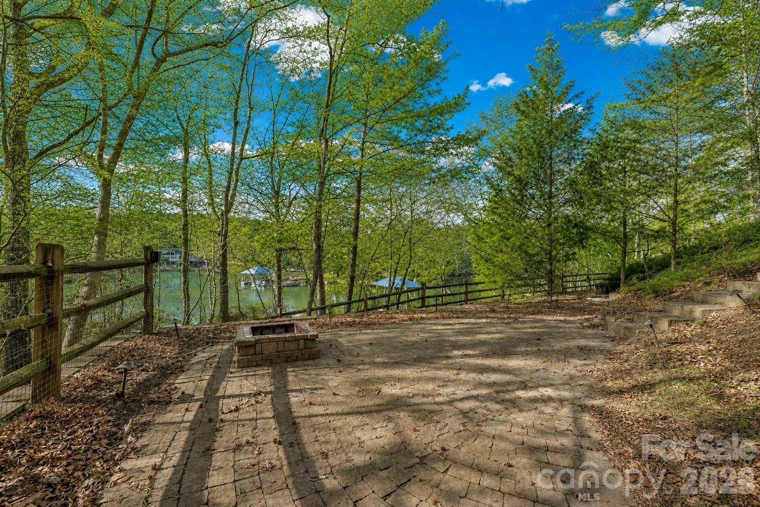 12039 Spinnaker Drive — Tega Cay