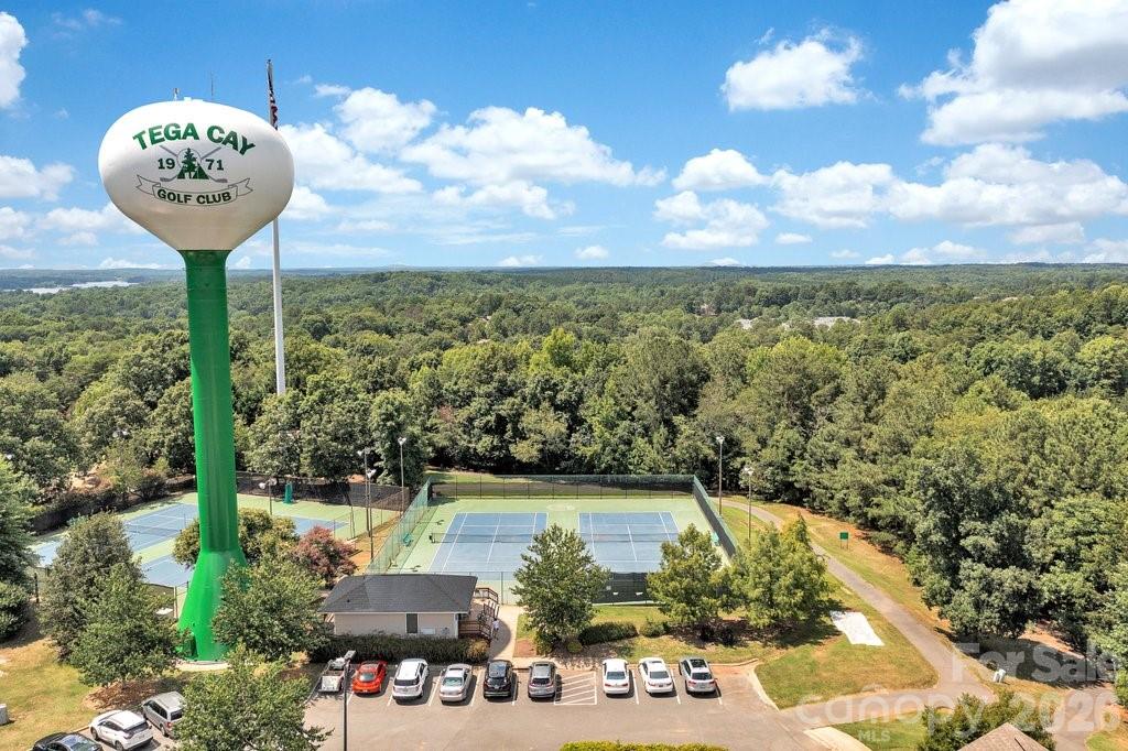 12039 Spinnaker Drive — Tega Cay