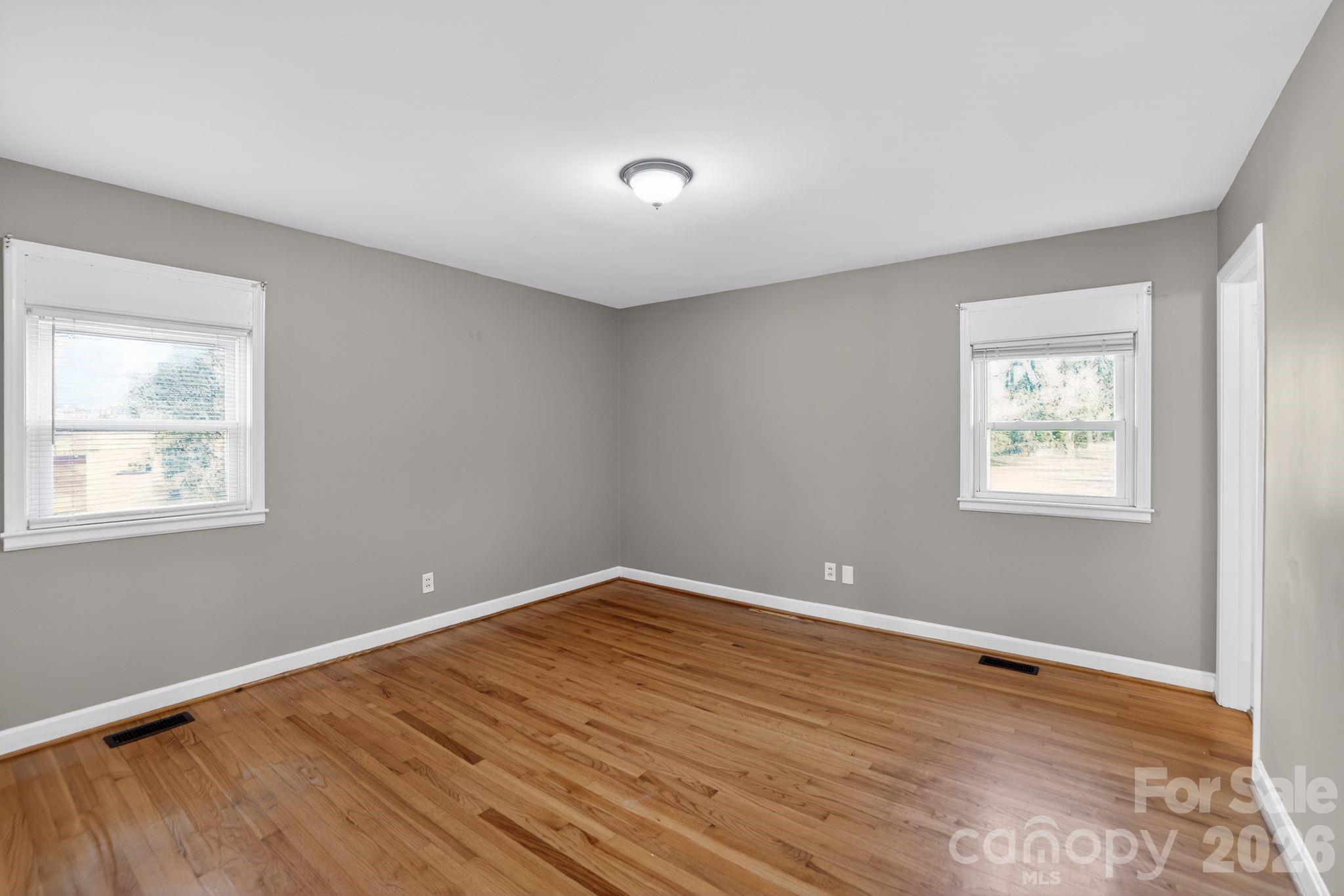 212 N Pine Lake Drive — Spartanburg