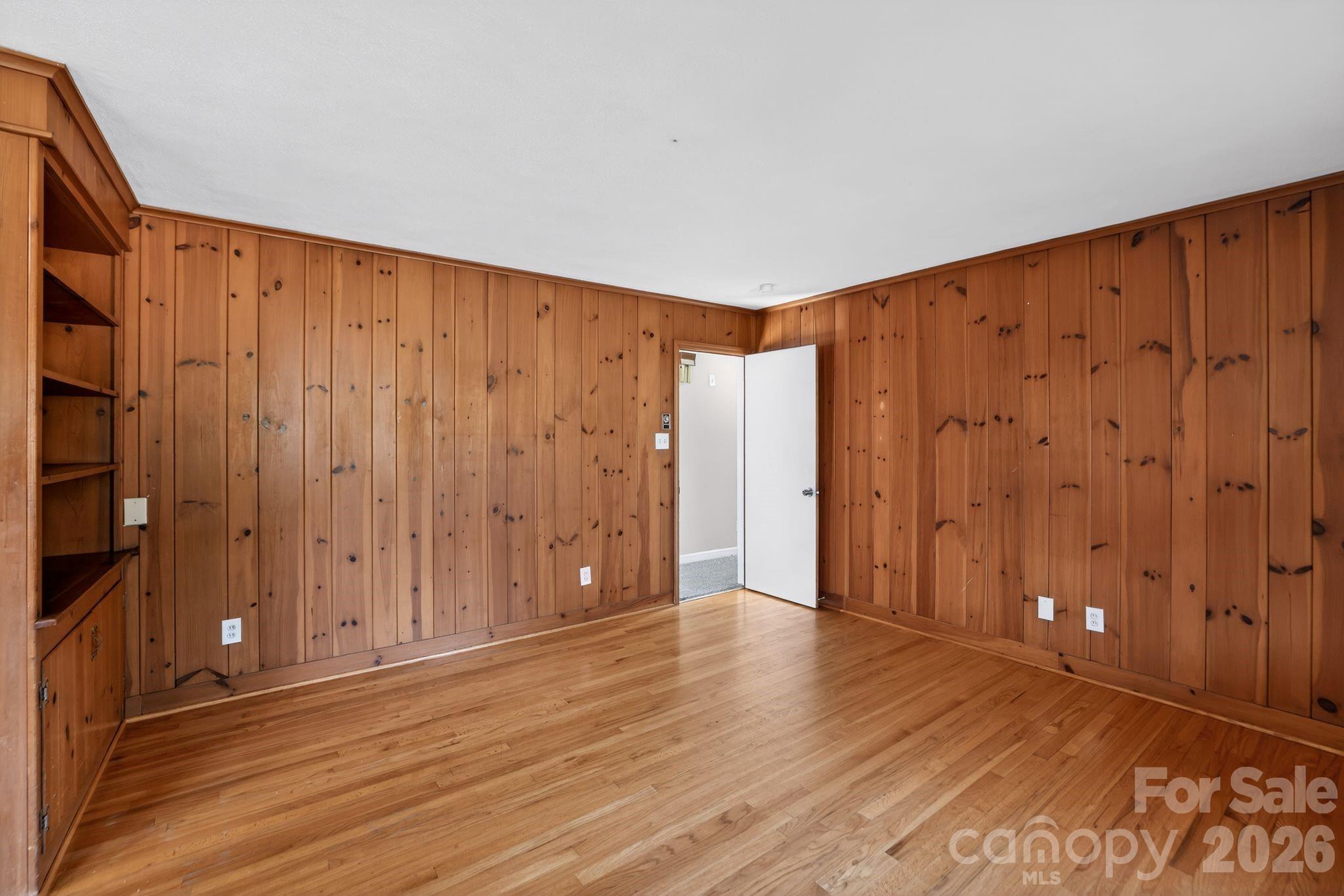 212 N Pine Lake Drive — Spartanburg