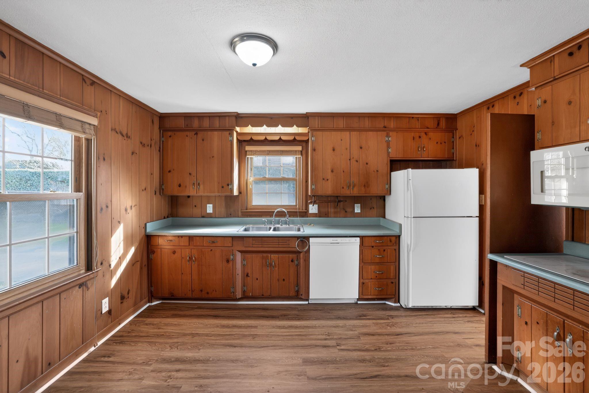 212 N Pine Lake Drive — Spartanburg