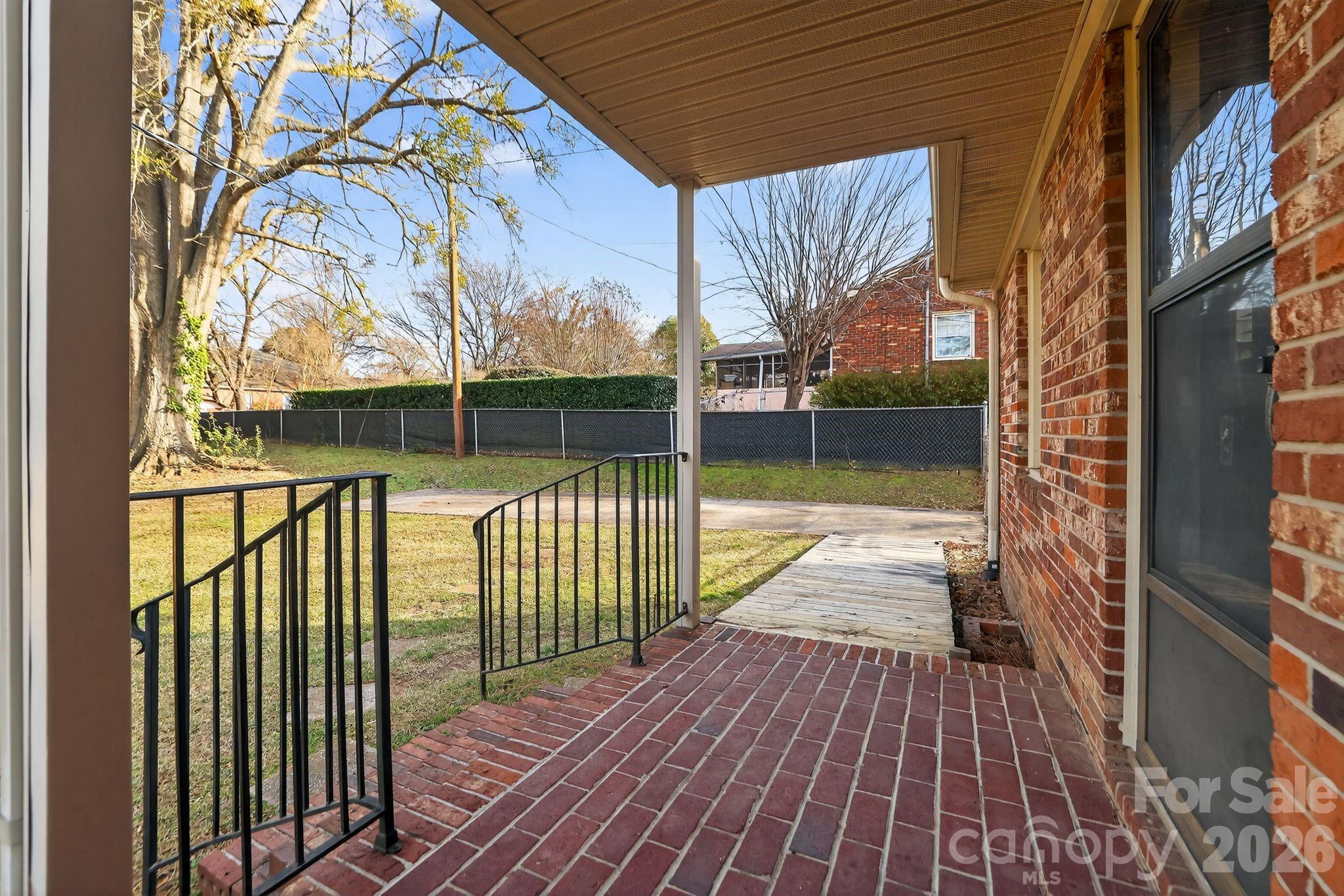 212 N Pine Lake Drive — Spartanburg