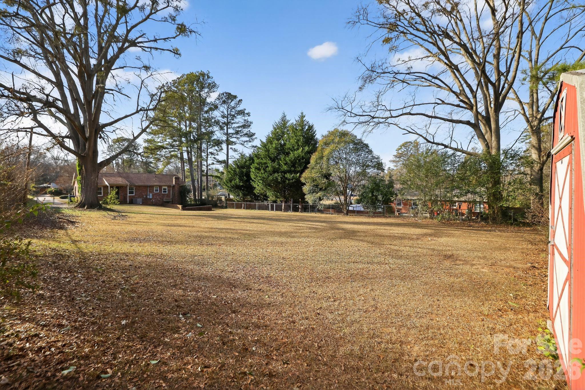 212 N Pine Lake Drive — Spartanburg