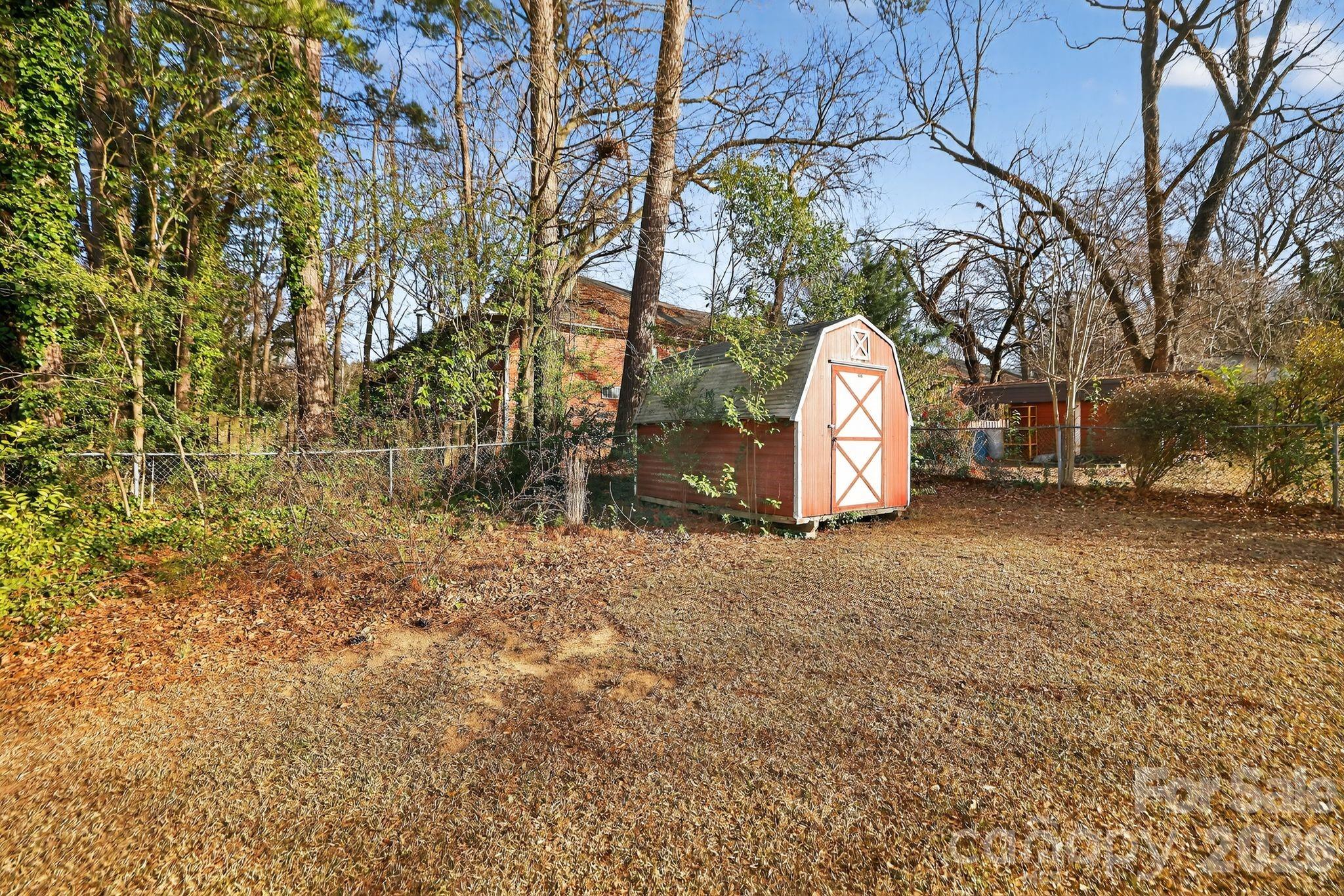 212 N Pine Lake Drive — Spartanburg