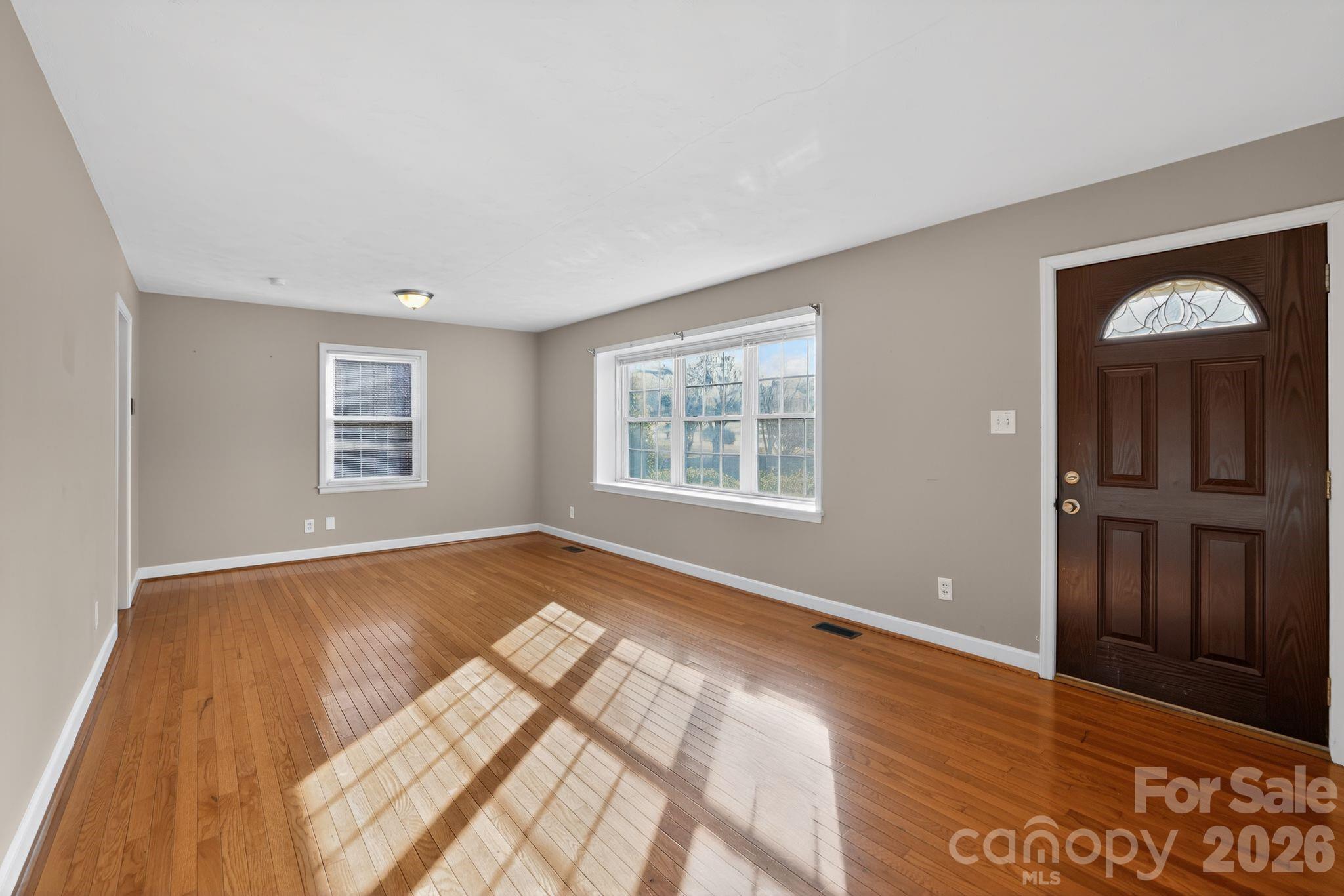 212 N Pine Lake Drive — Spartanburg