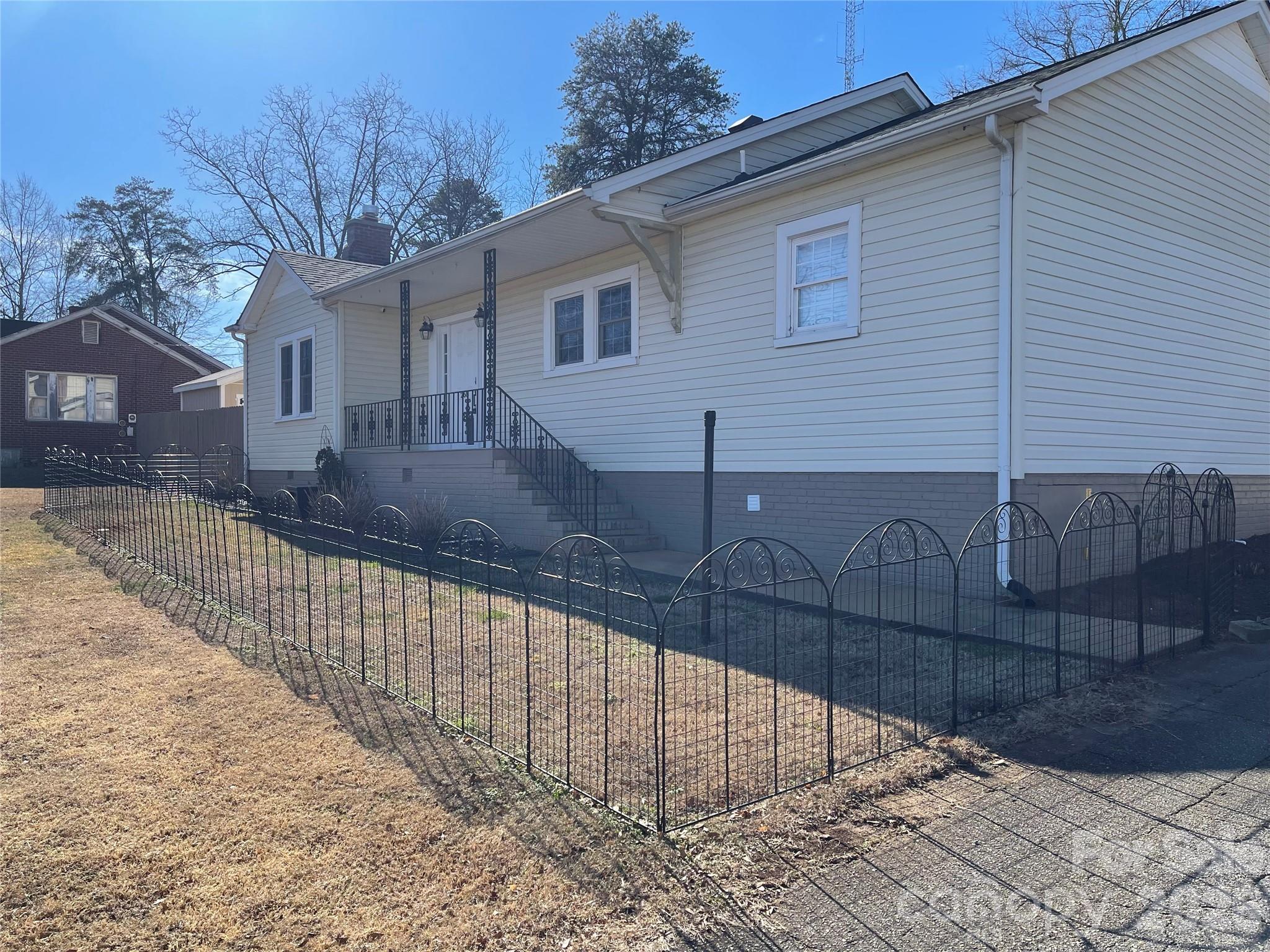 268 Oakland Road — Spindale