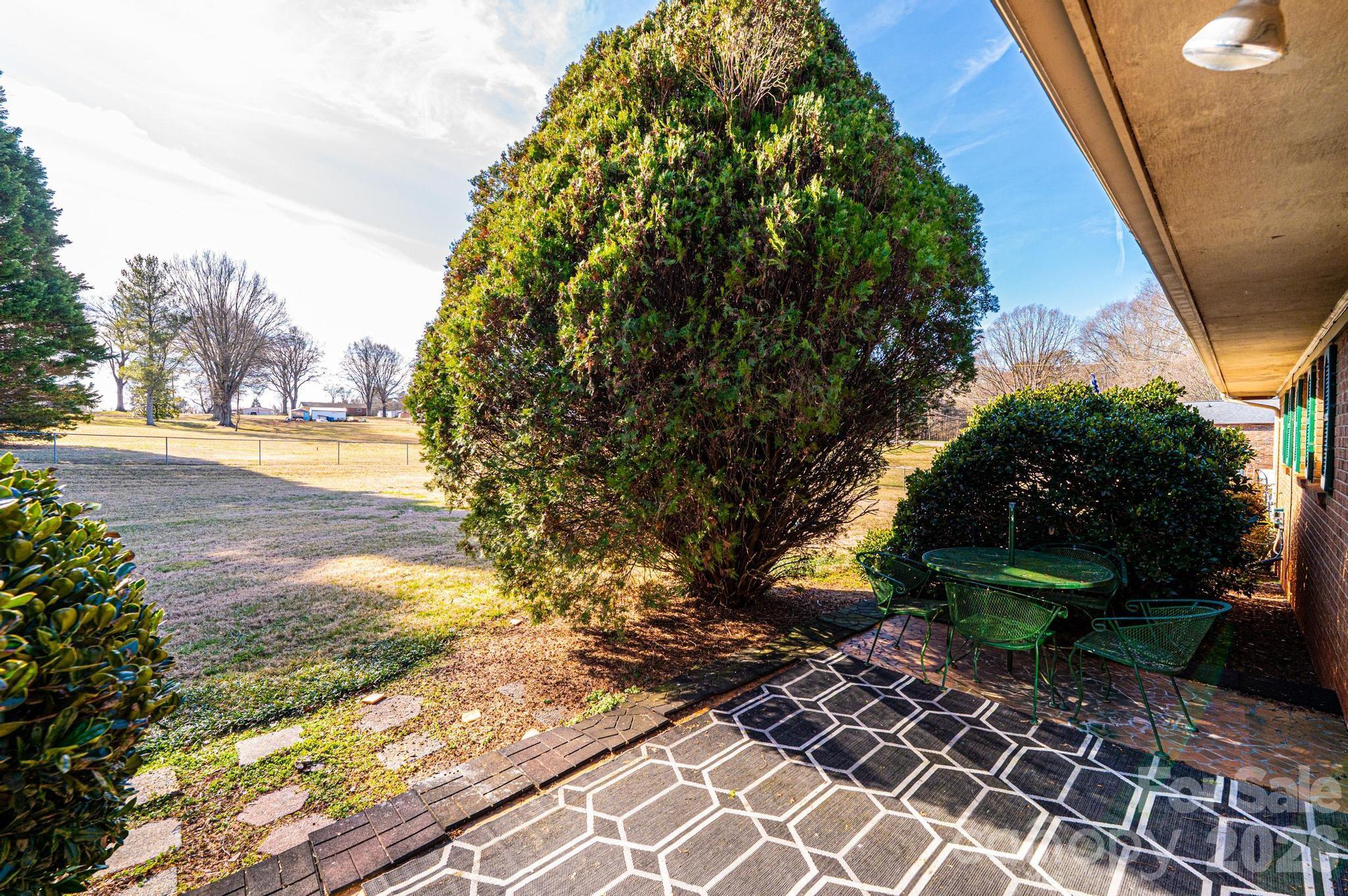 2347 Plainfield Drive — Conover