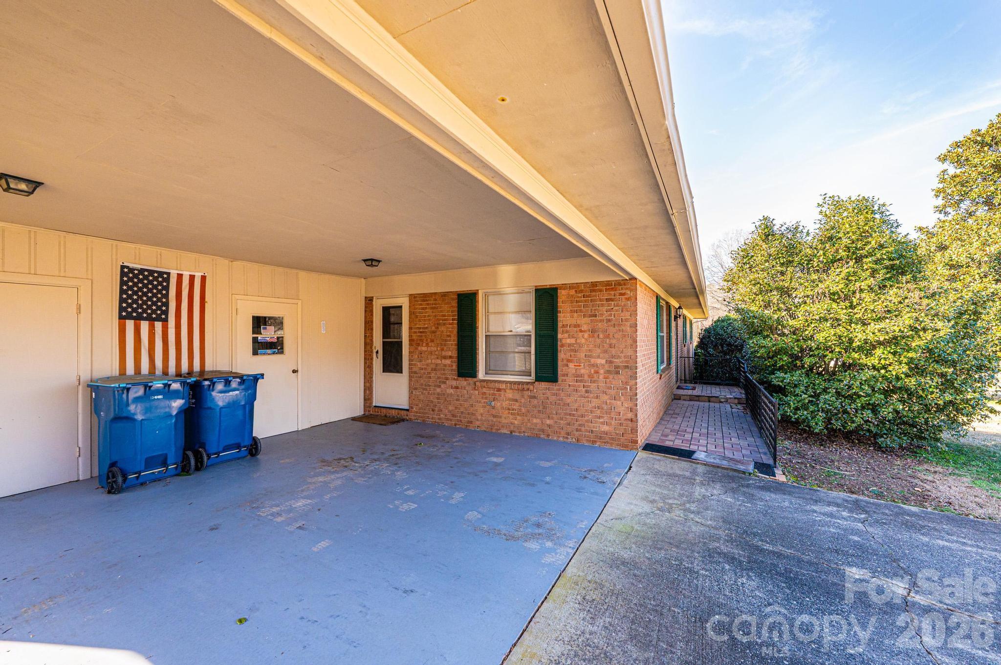 2347 Plainfield Drive — Conover