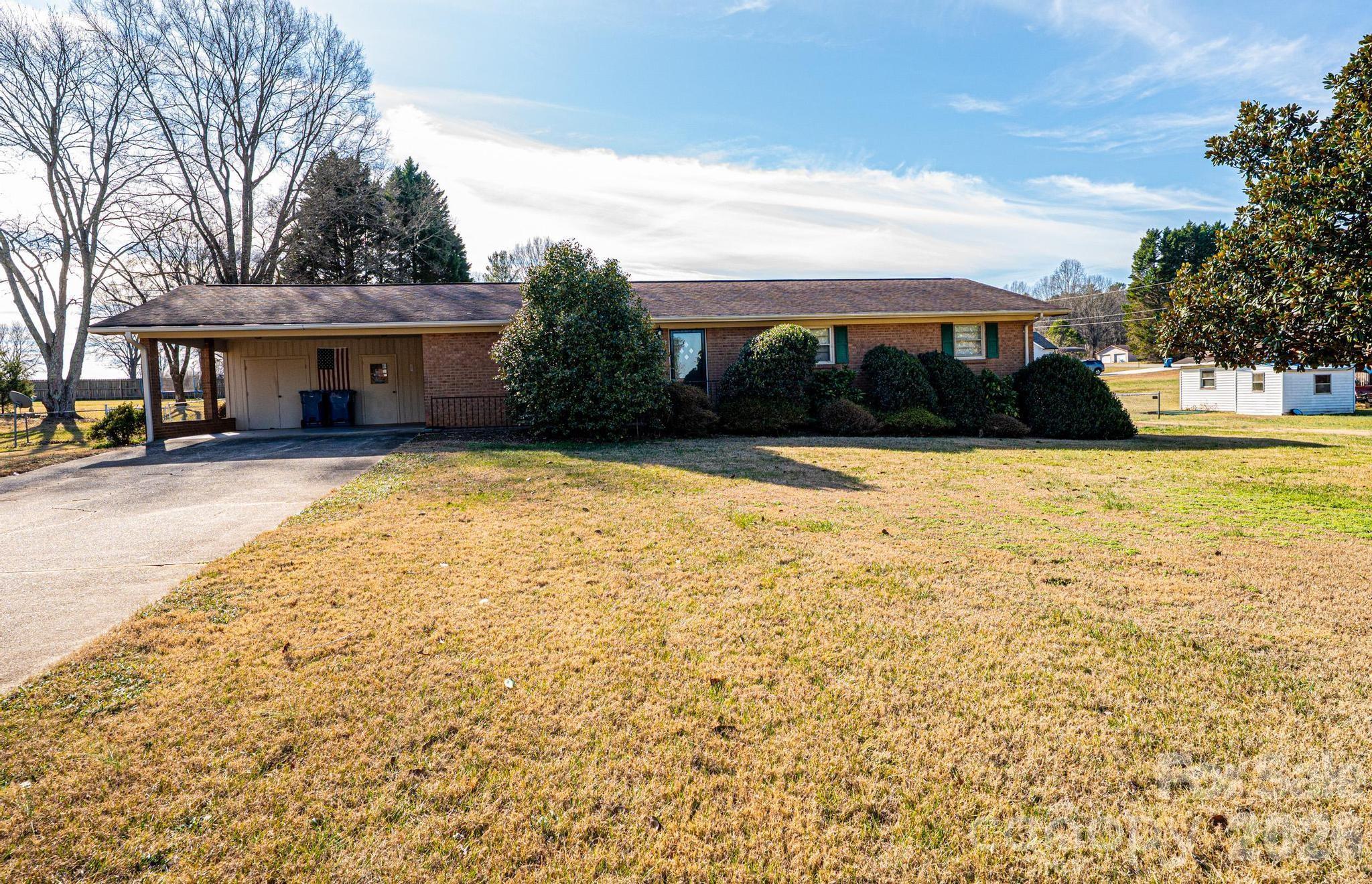 2347 Plainfield Drive — Conover