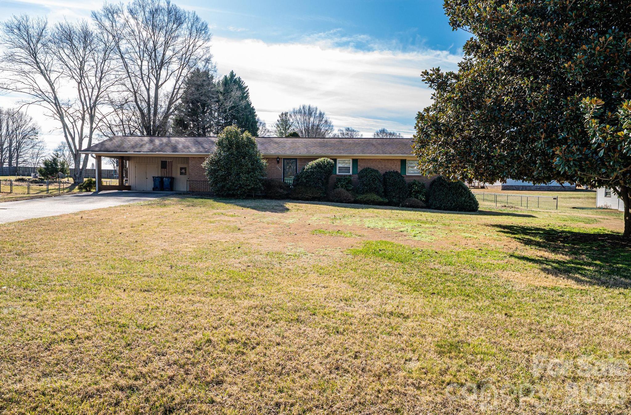 2347 Plainfield Drive — Conover