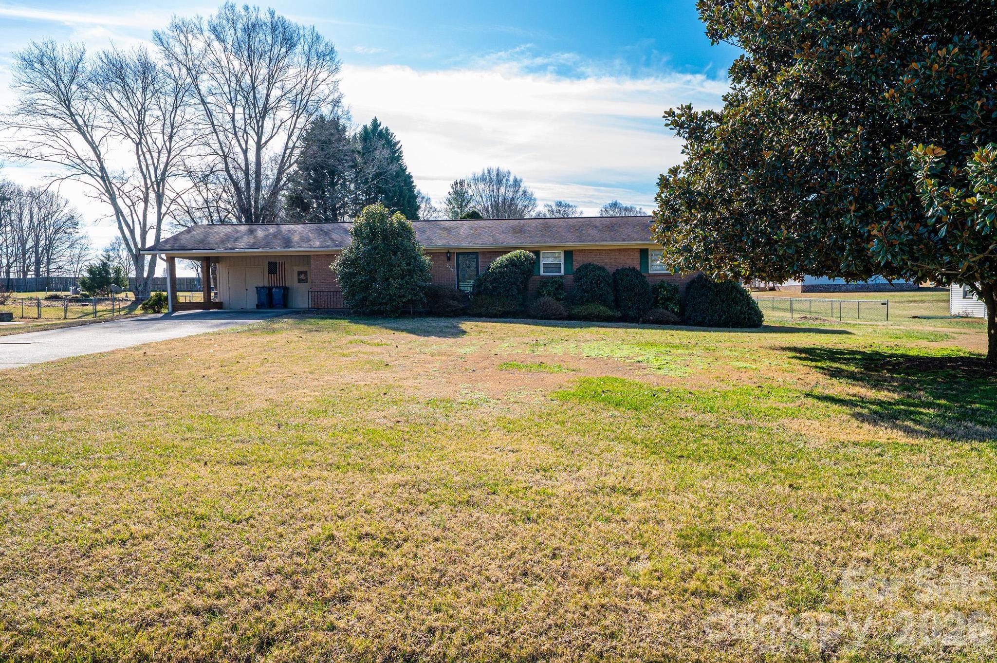 2347 Plainfield Drive — Conover