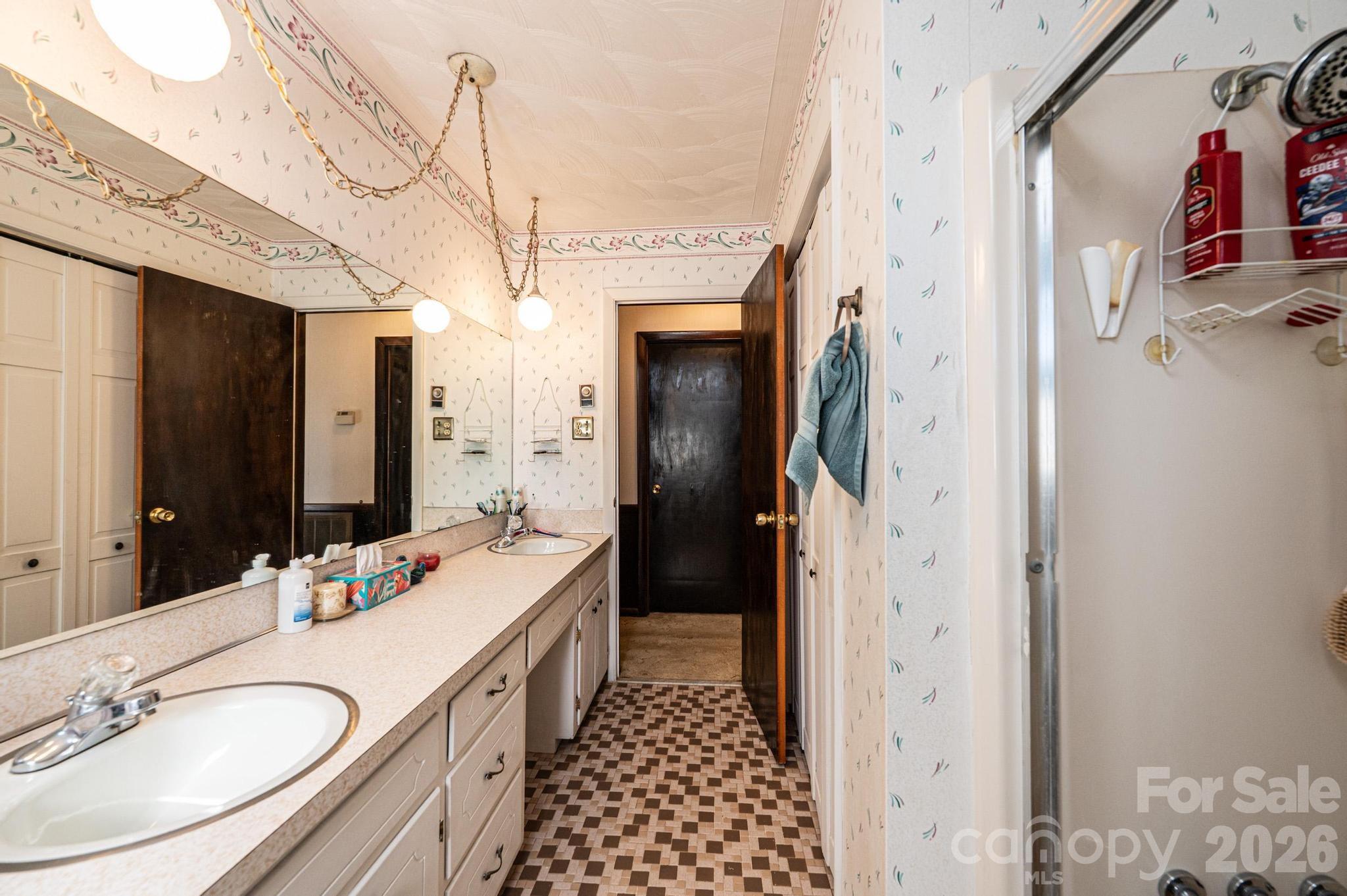 2347 Plainfield Drive — Conover