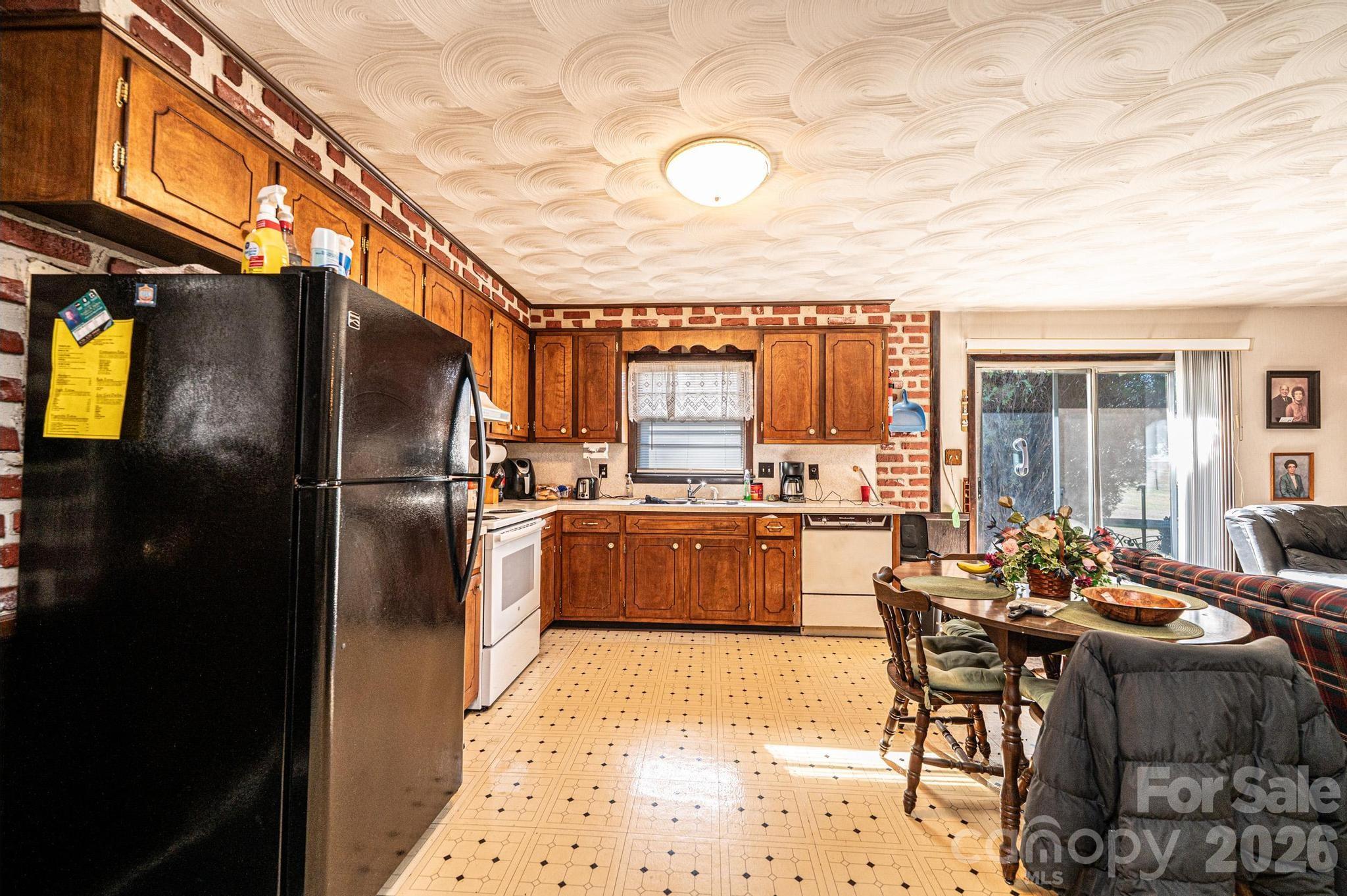 2347 Plainfield Drive — Conover