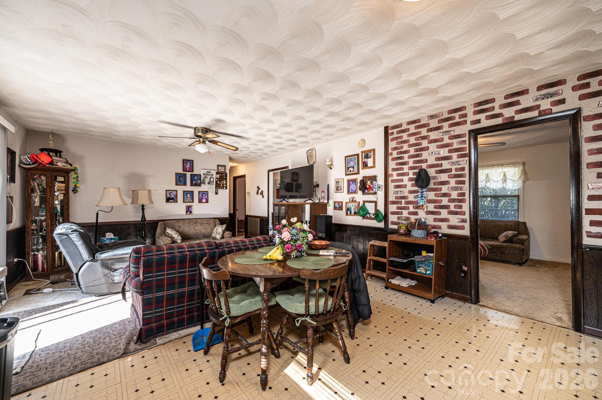 2347 Plainfield Drive — Conover