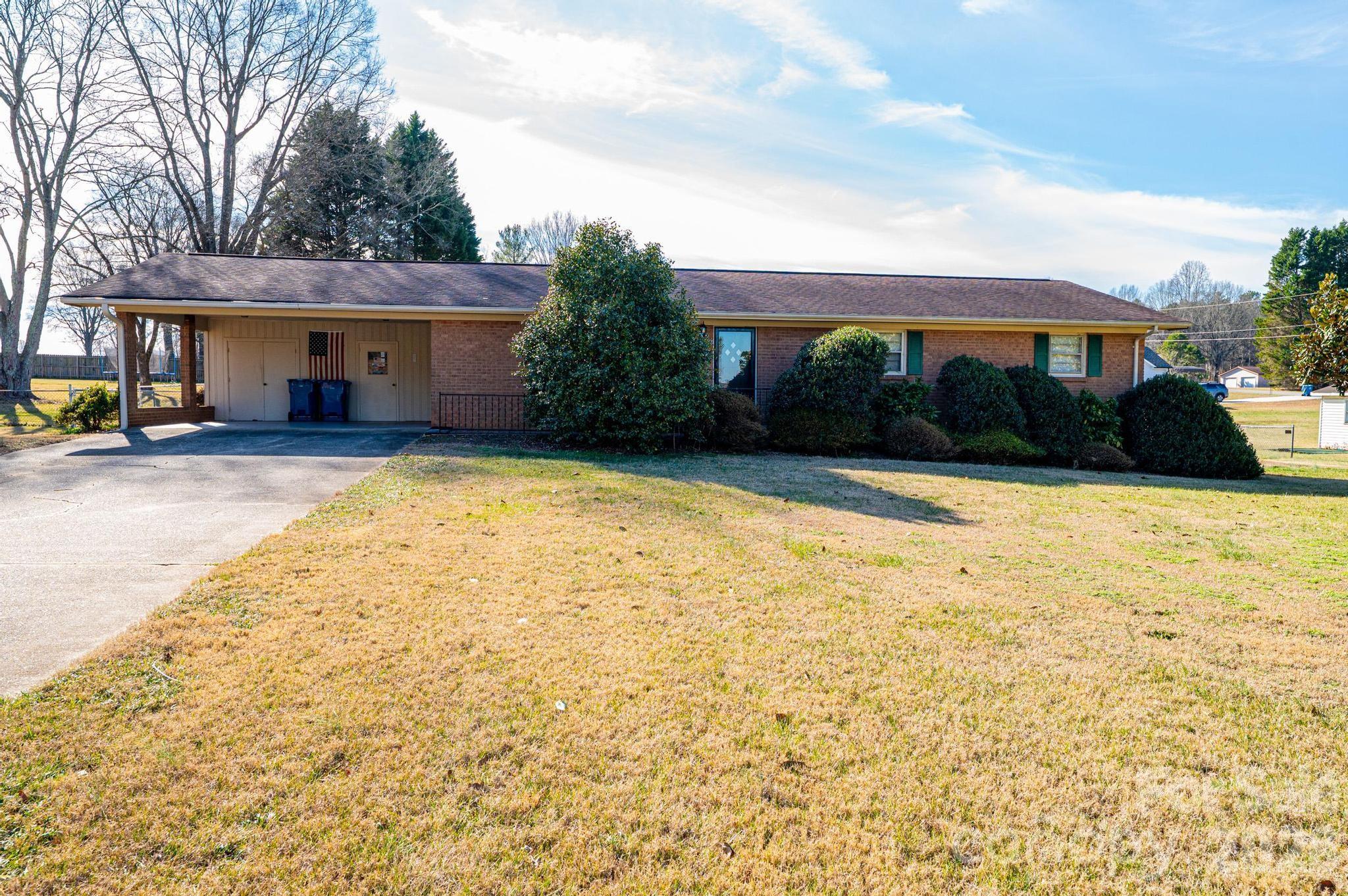 2347 Plainfield Drive — Conover
