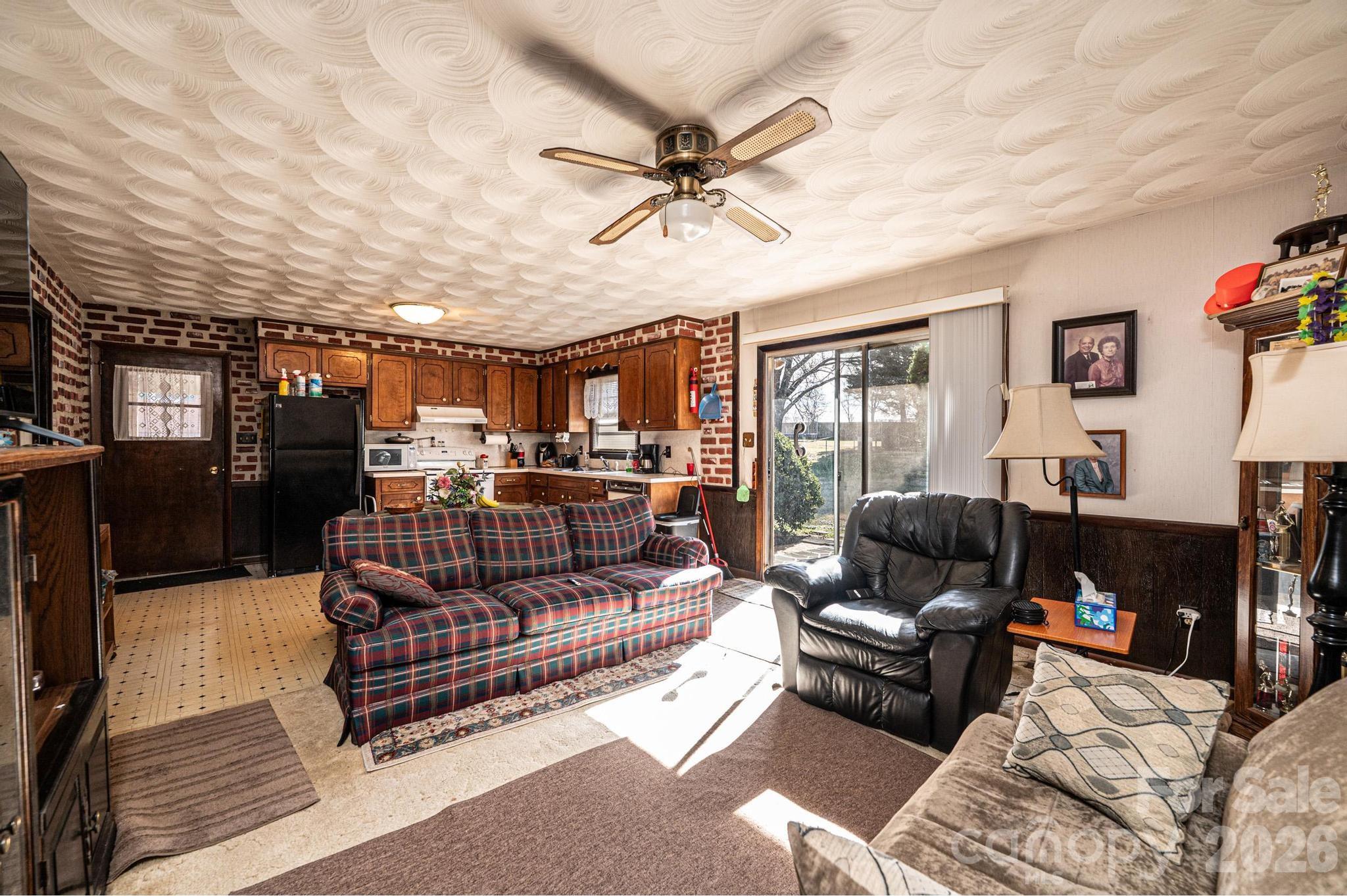 2347 Plainfield Drive — Conover