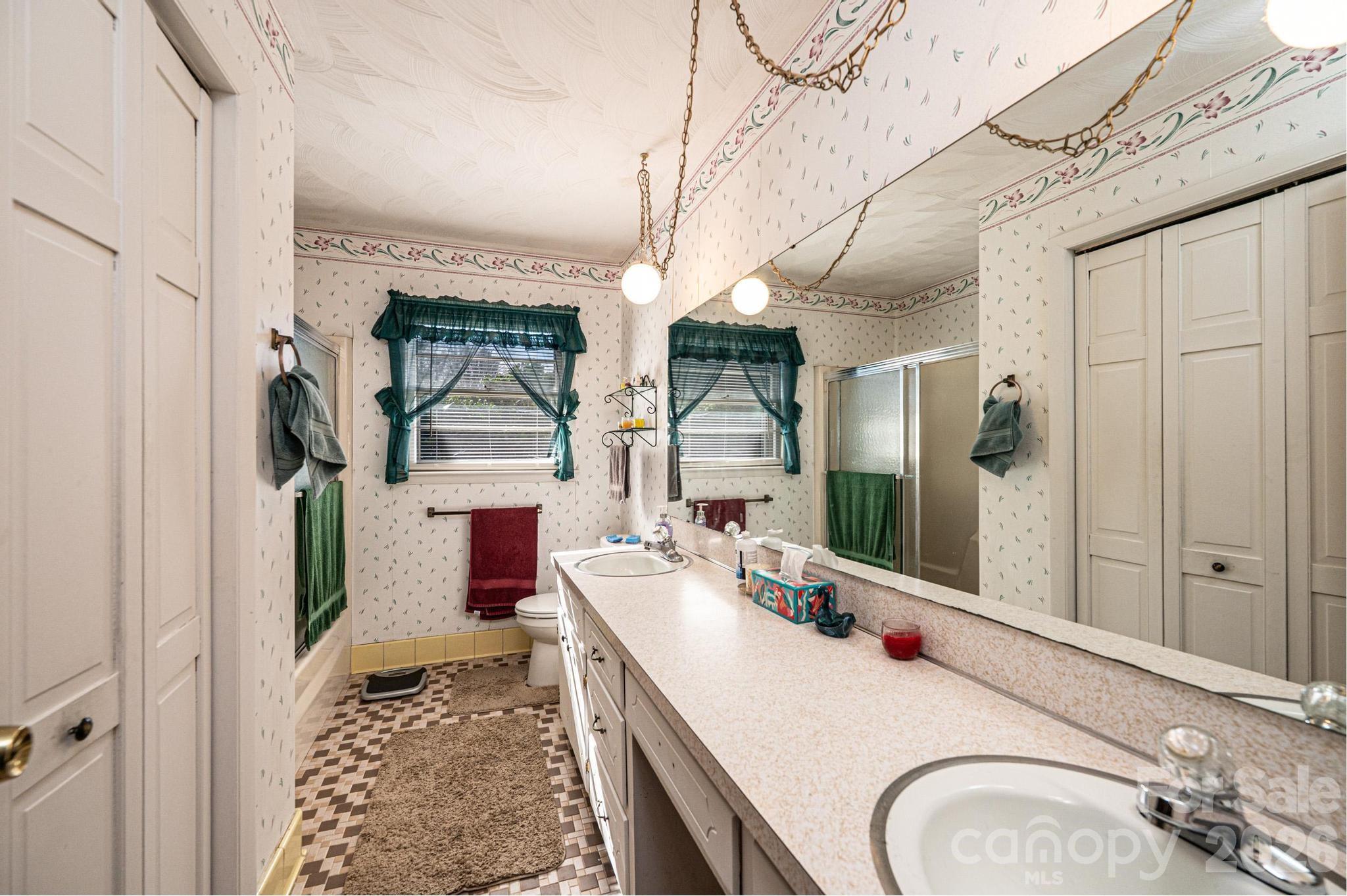 2347 Plainfield Drive — Conover