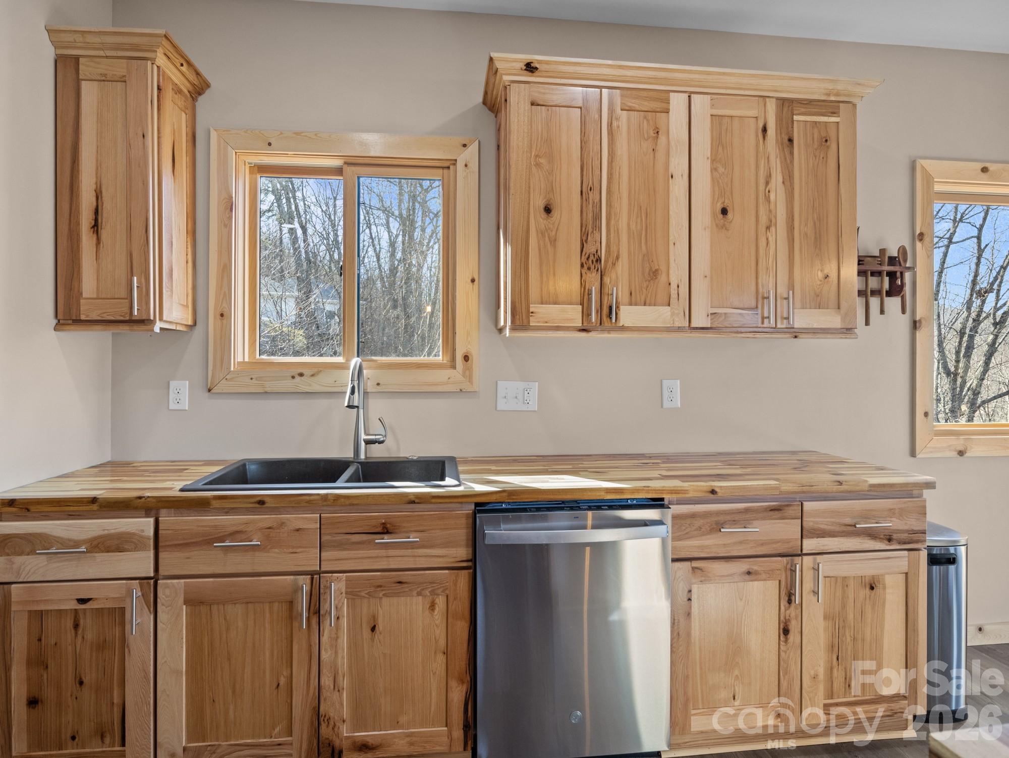 225 Aurora Lane — Tryon