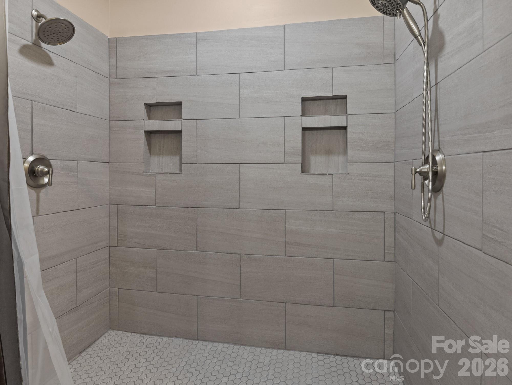 225 Aurora Lane — Tryon