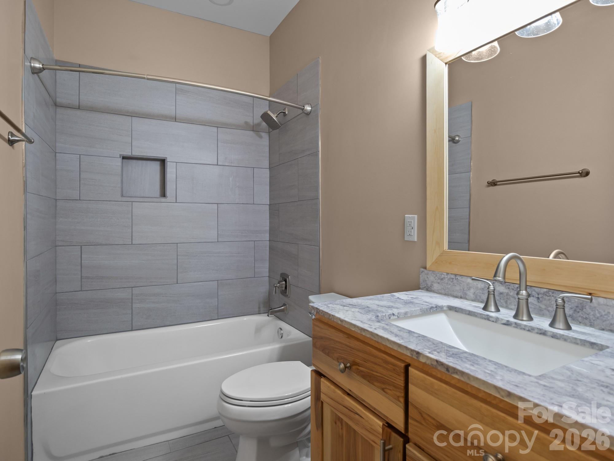 225 Aurora Lane — Tryon
