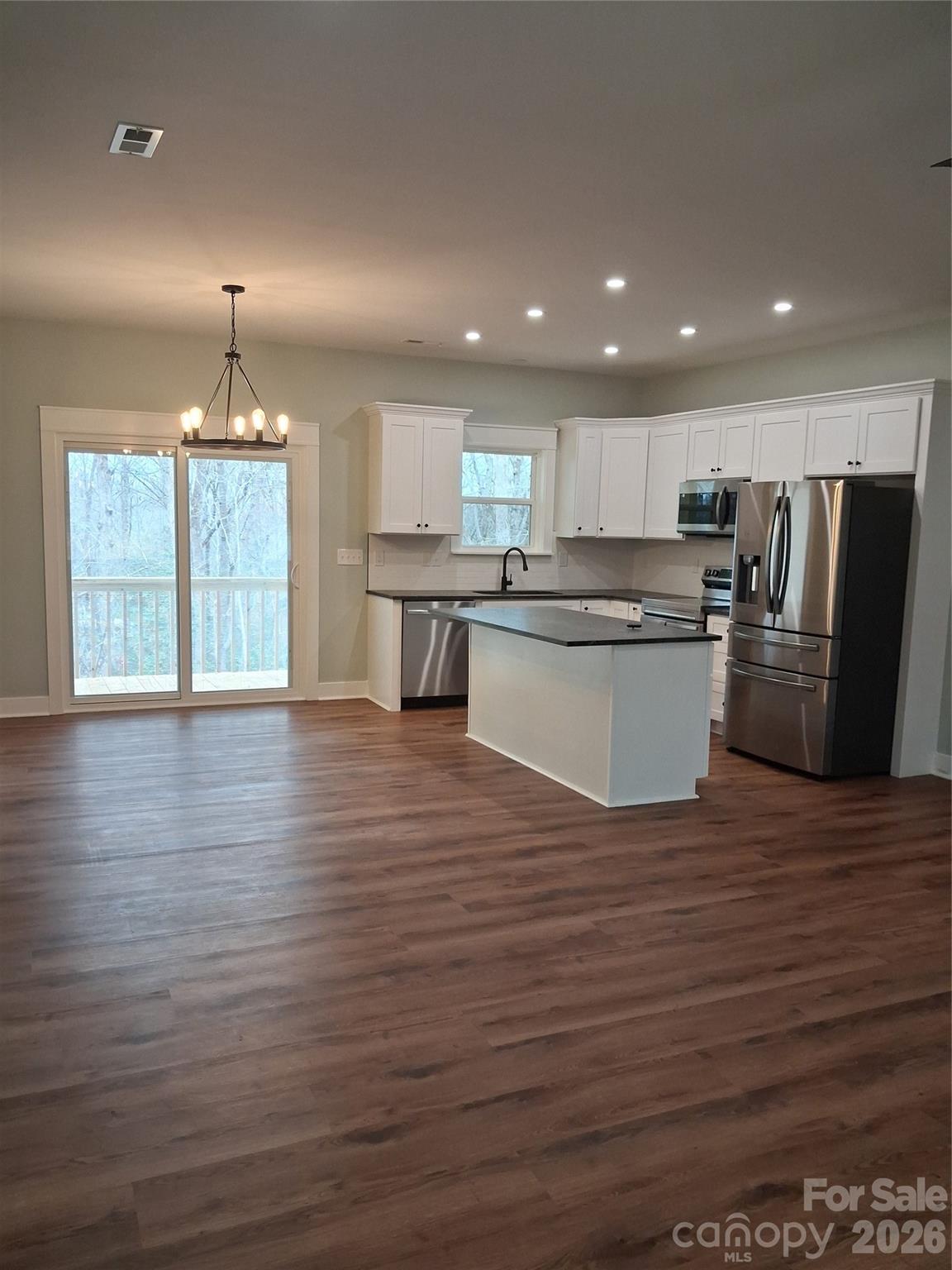 128 Hedgeline Drive — Troy