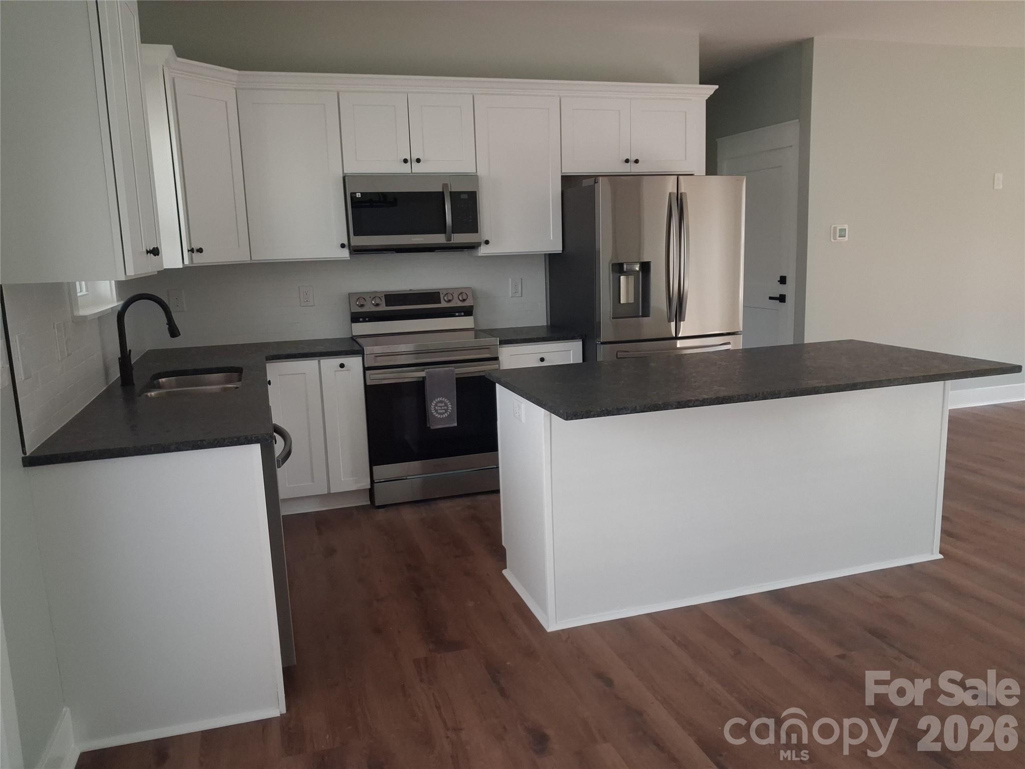 128 Hedgeline Drive — Troy