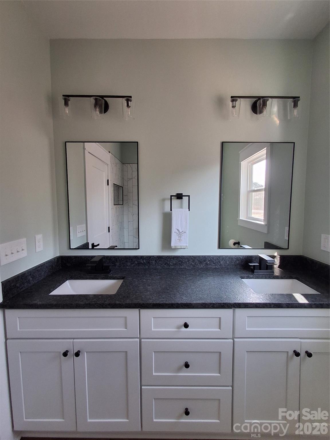 128 Hedgeline Drive — Troy