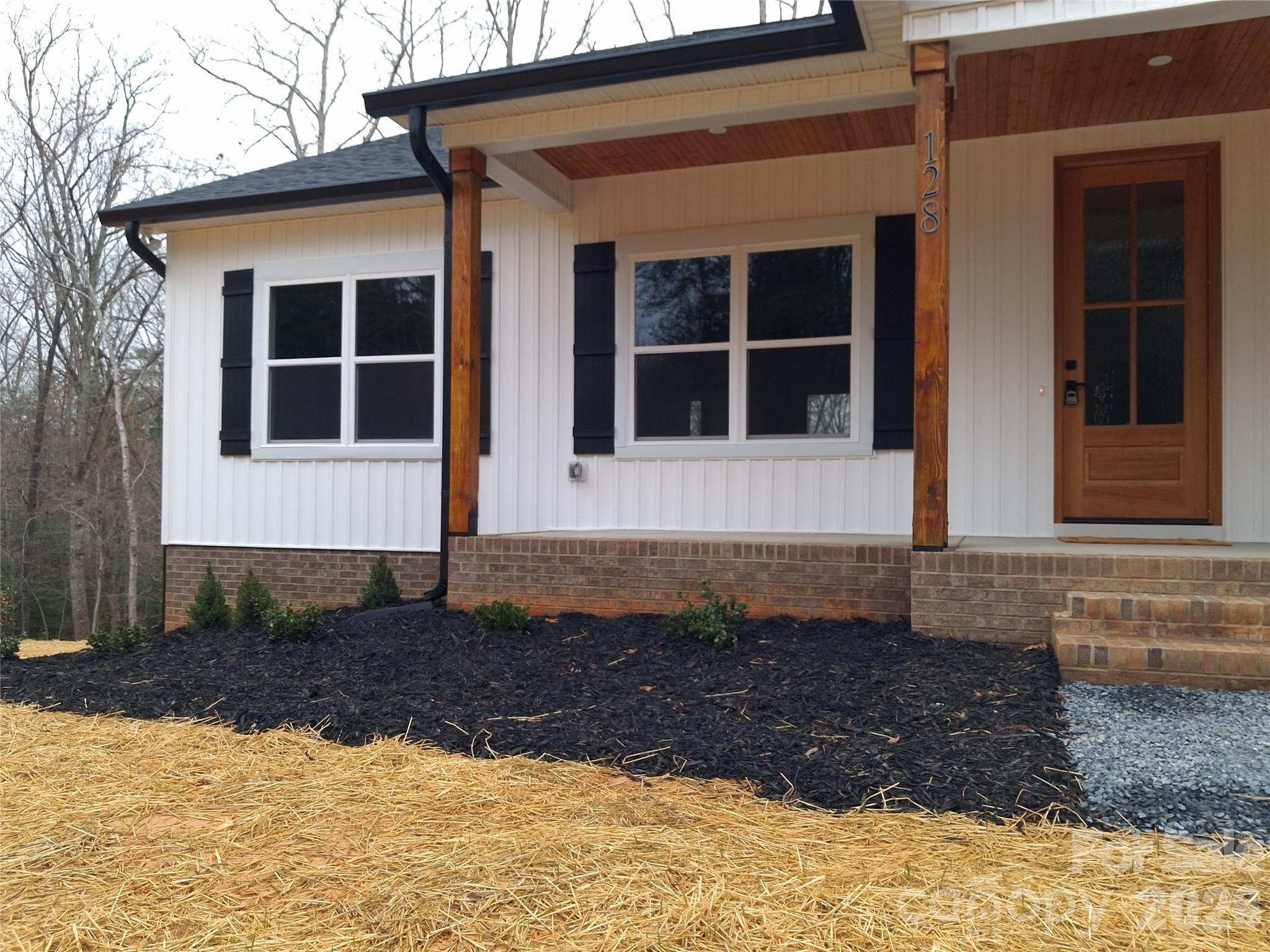 128 Hedgeline Drive — Troy