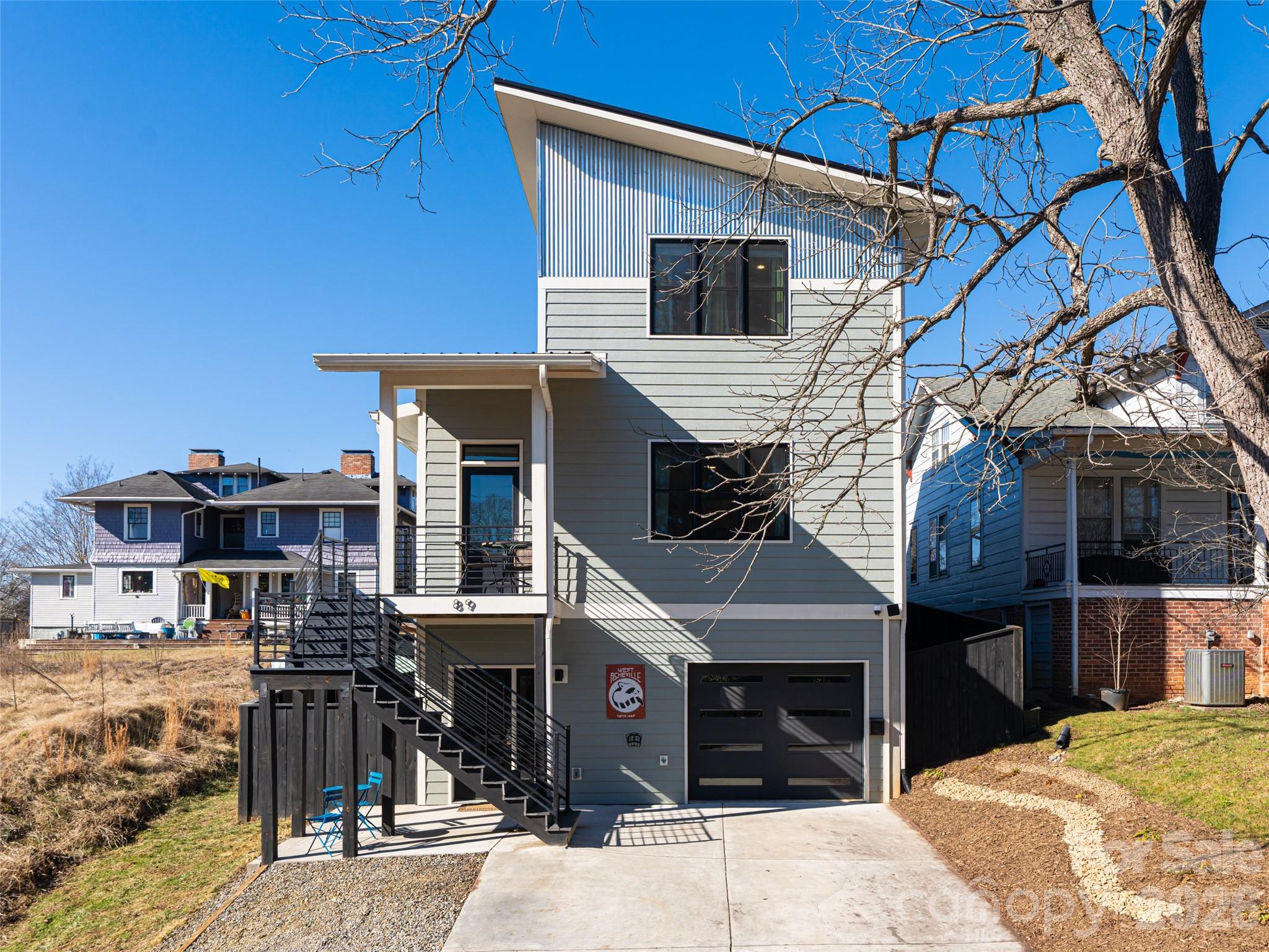 89 Vance Crescent Extension — Asheville