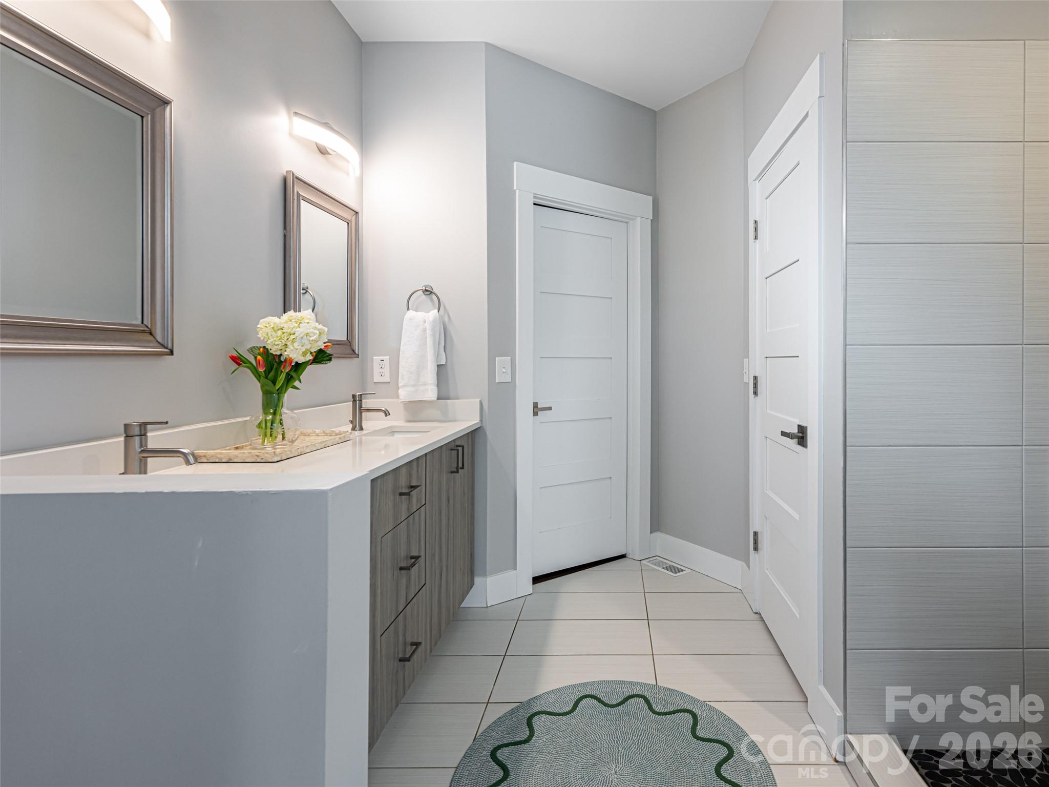 89 Vance Crescent Extension — Asheville