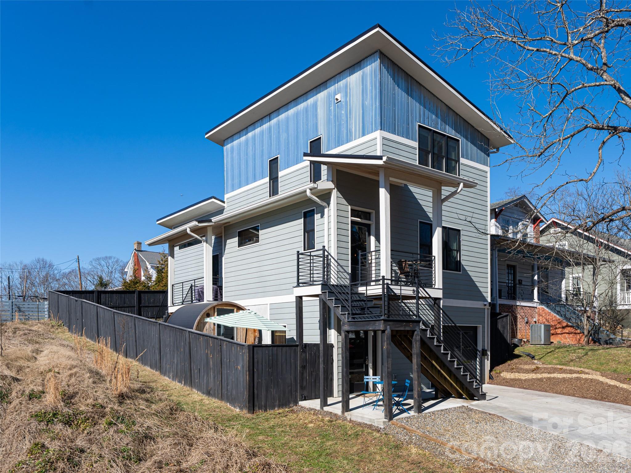 89 Vance Crescent Extension — Asheville