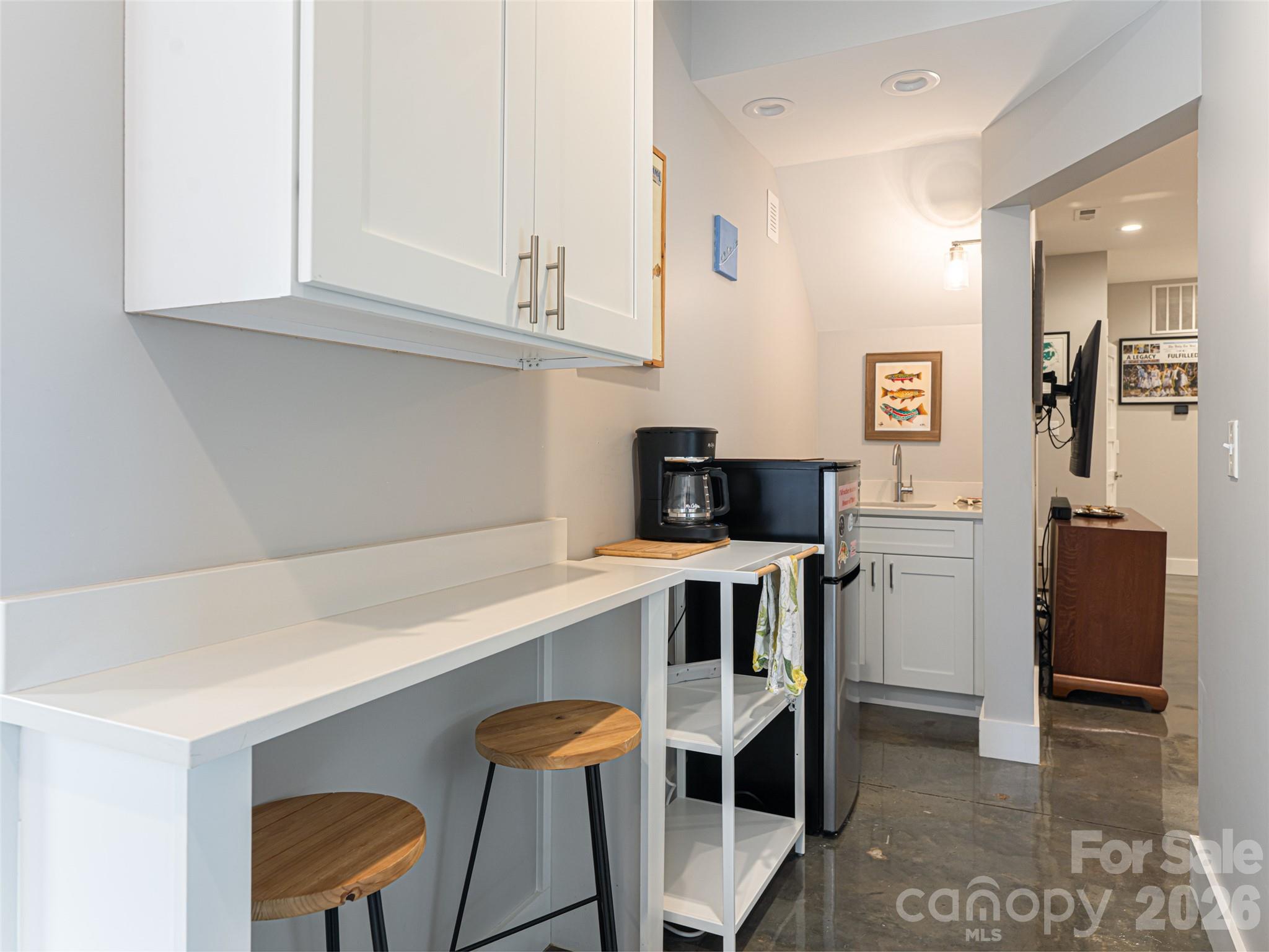 89 Vance Crescent Extension — Asheville