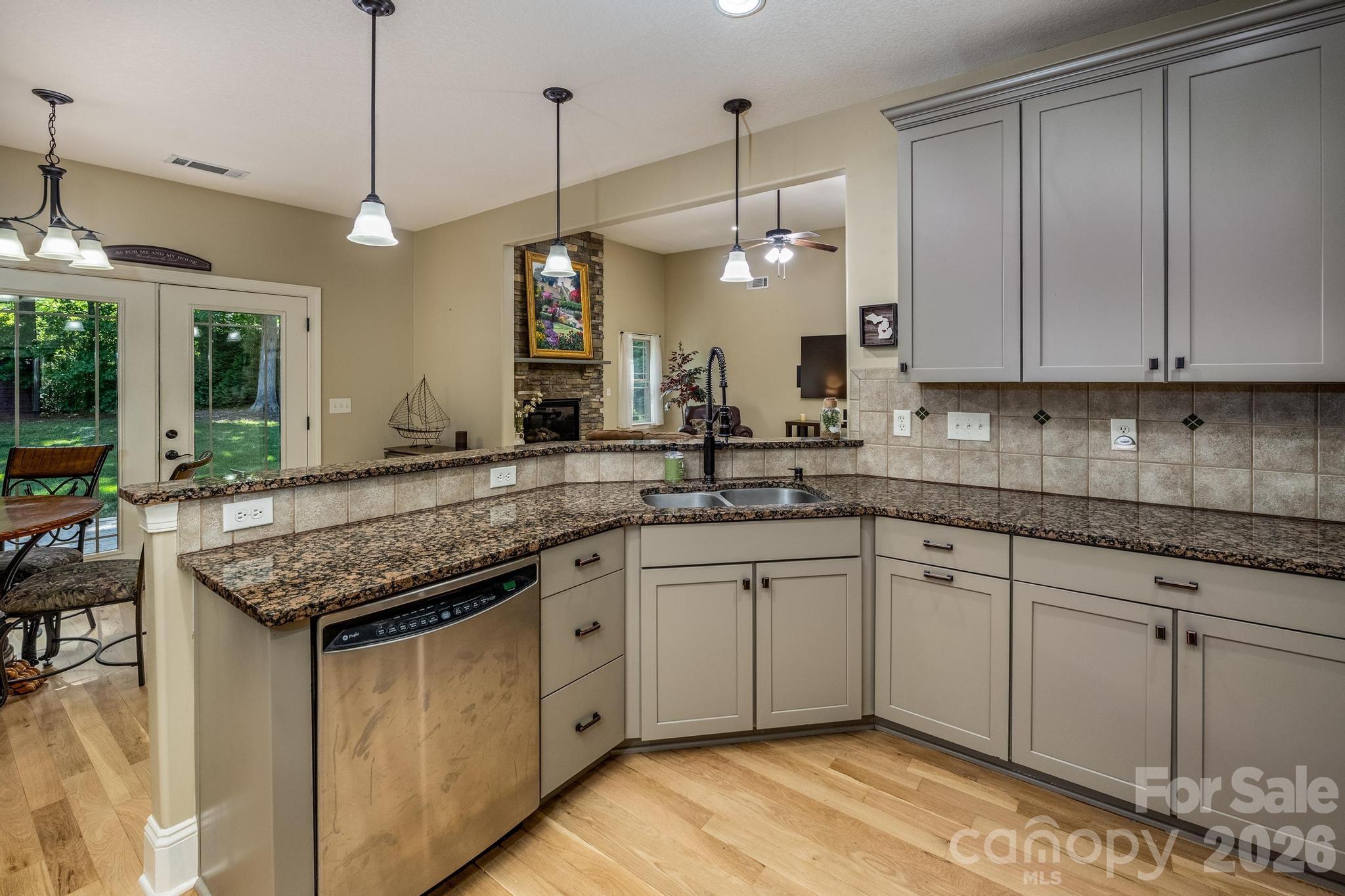860 Arrow Point Lane — Davidson