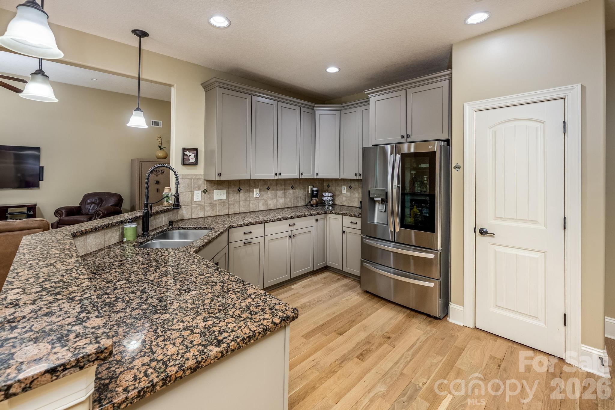 860 Arrow Point Lane — Davidson