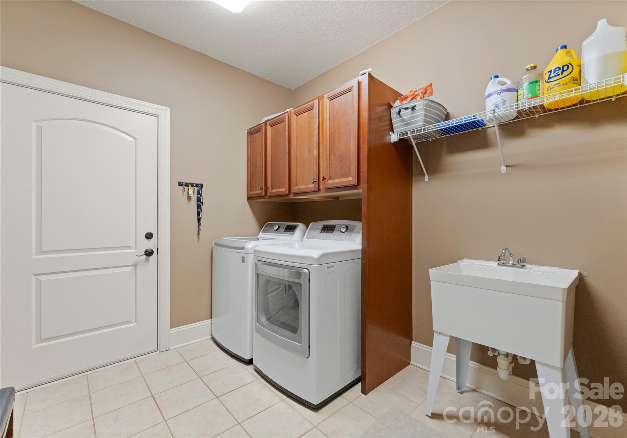 860 Arrow Point Lane — Davidson
