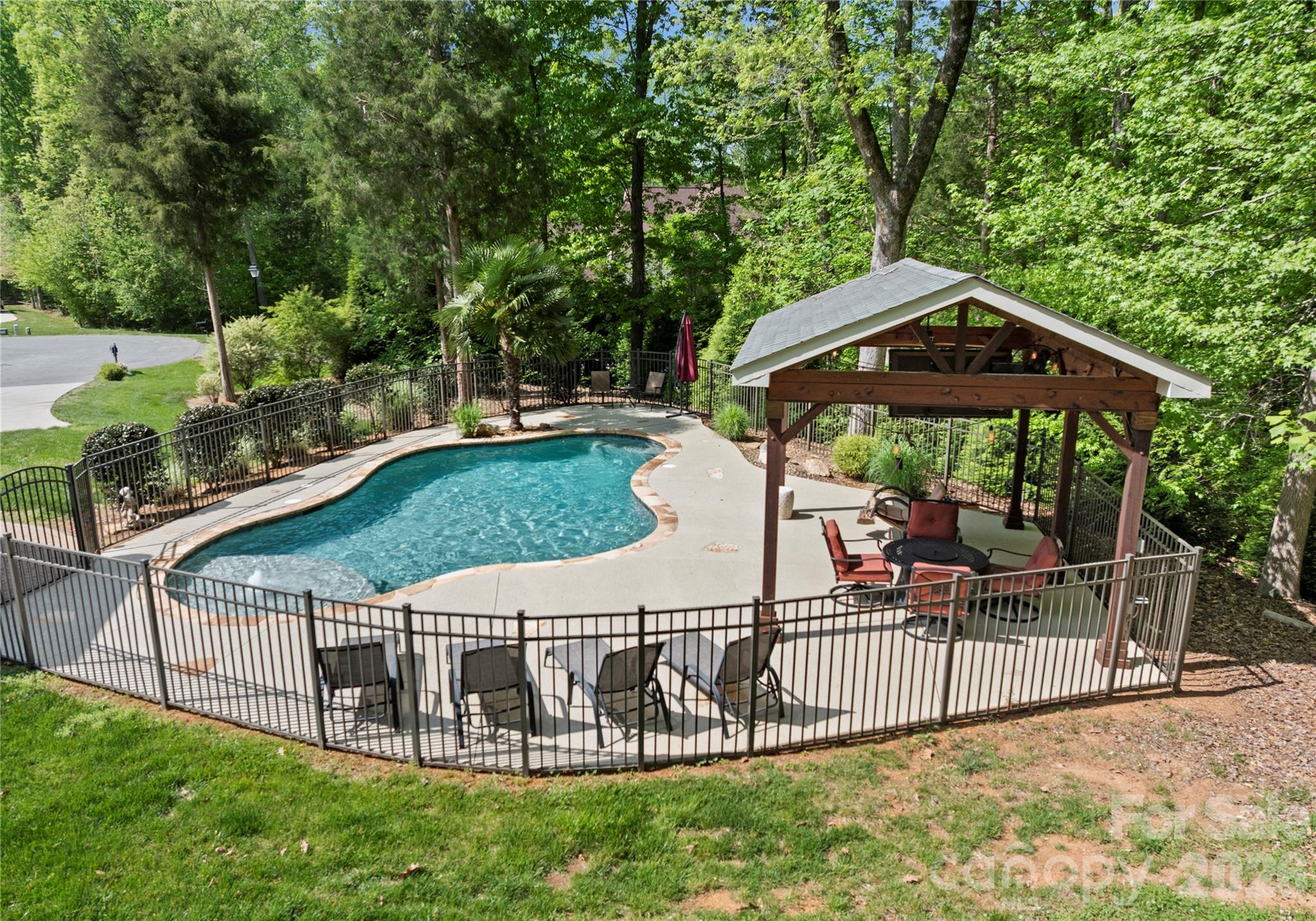 860 Arrow Point Lane — Davidson