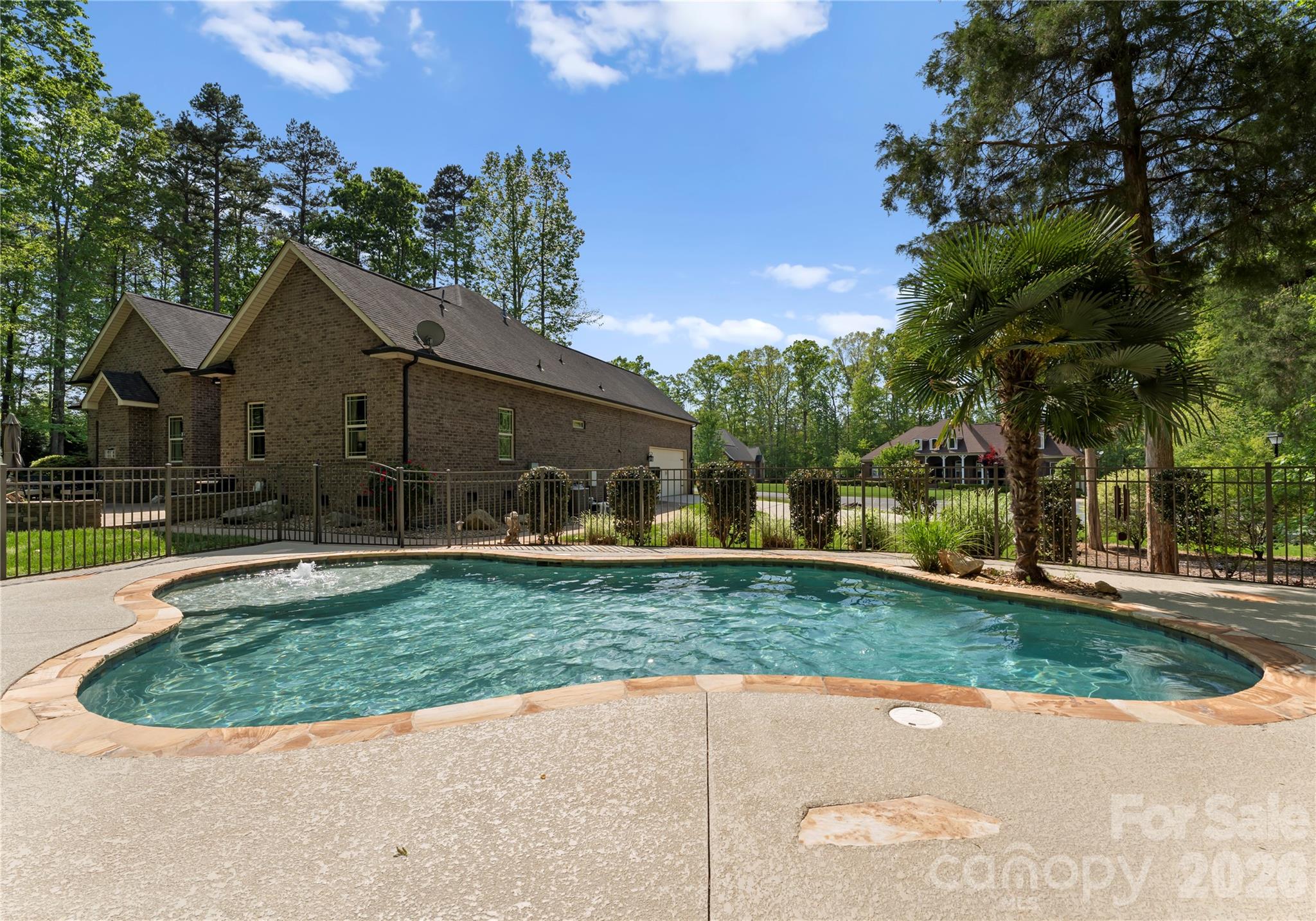 860 Arrow Point Lane — Davidson