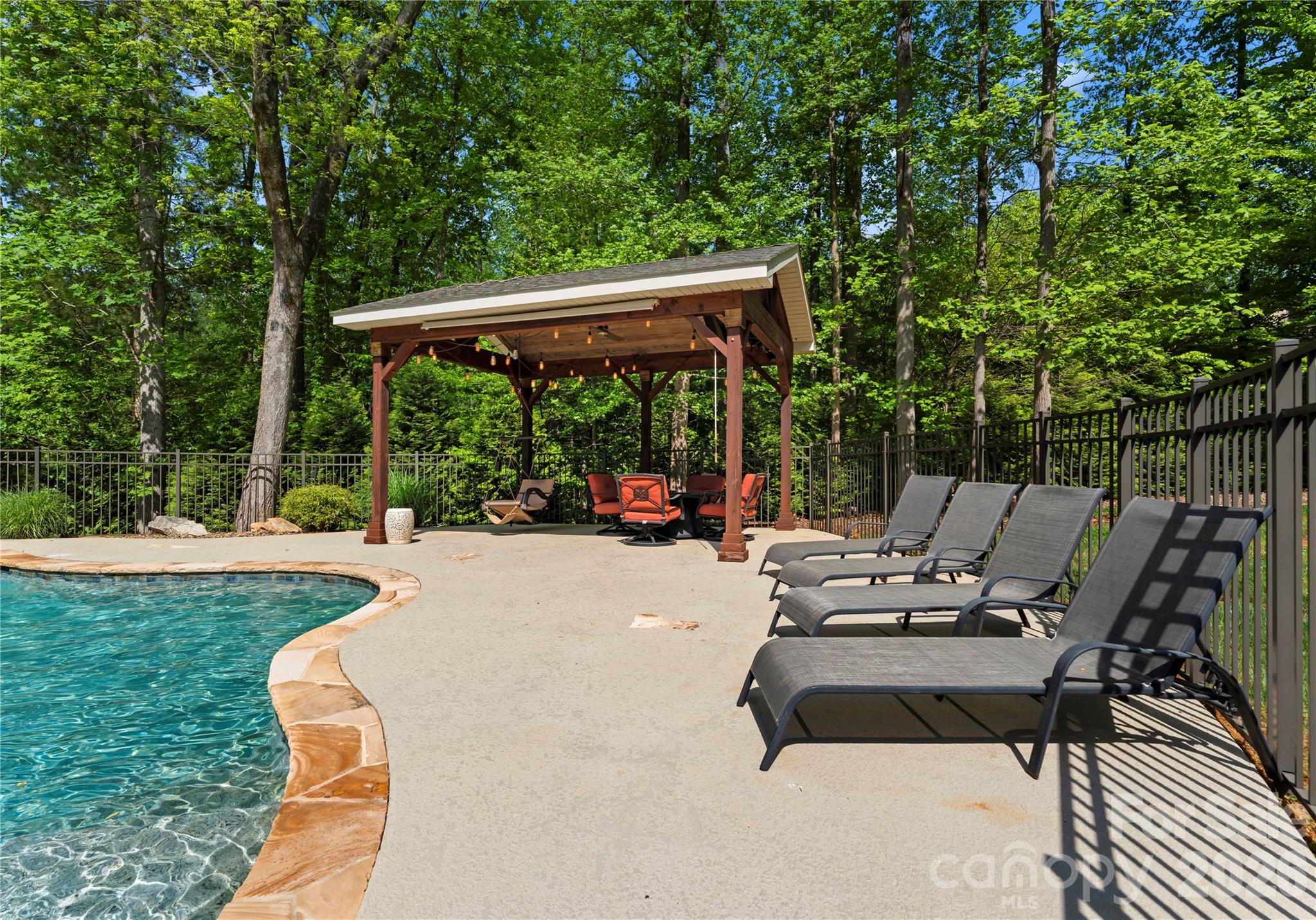 860 Arrow Point Lane — Davidson