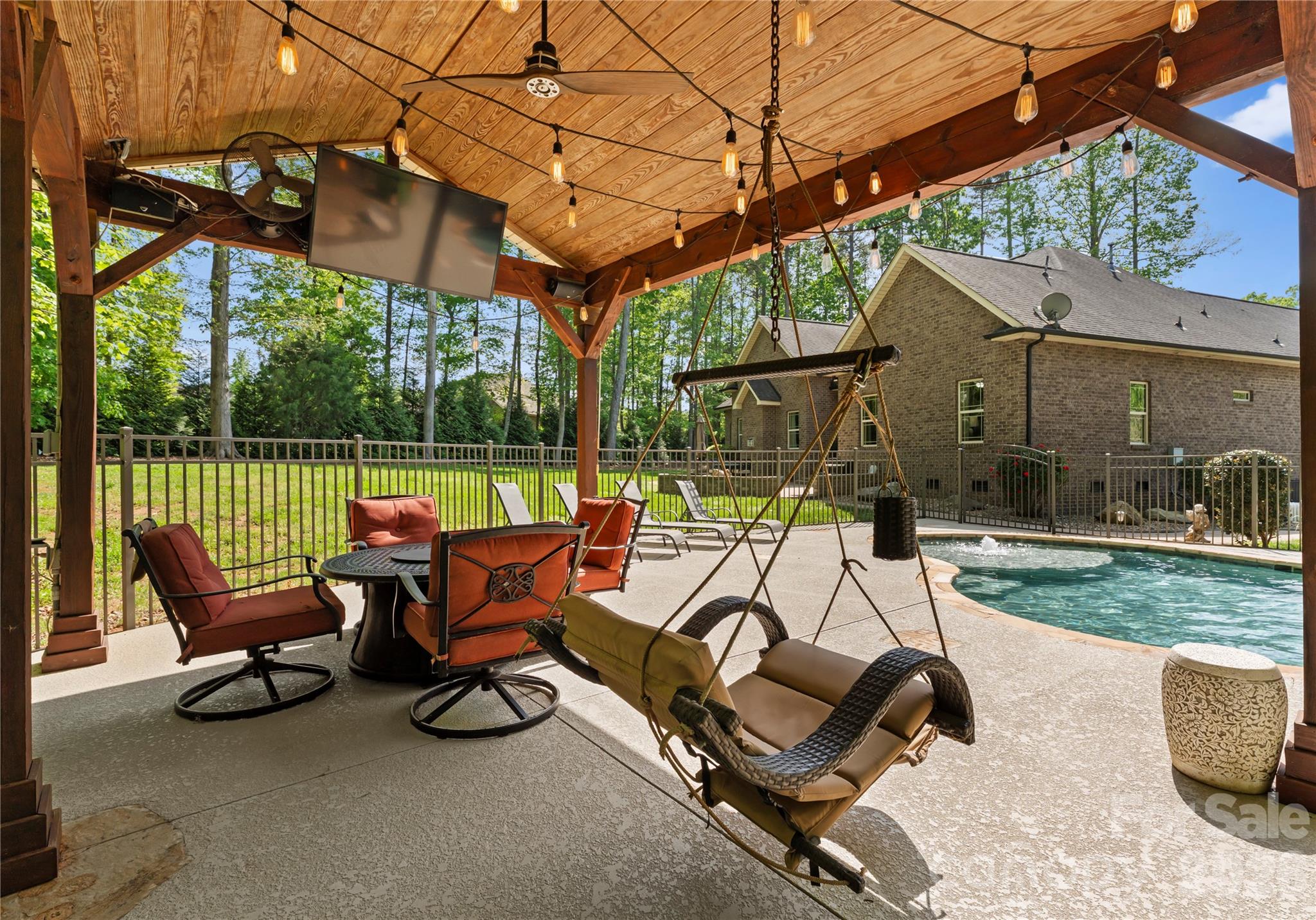 860 Arrow Point Lane — Davidson